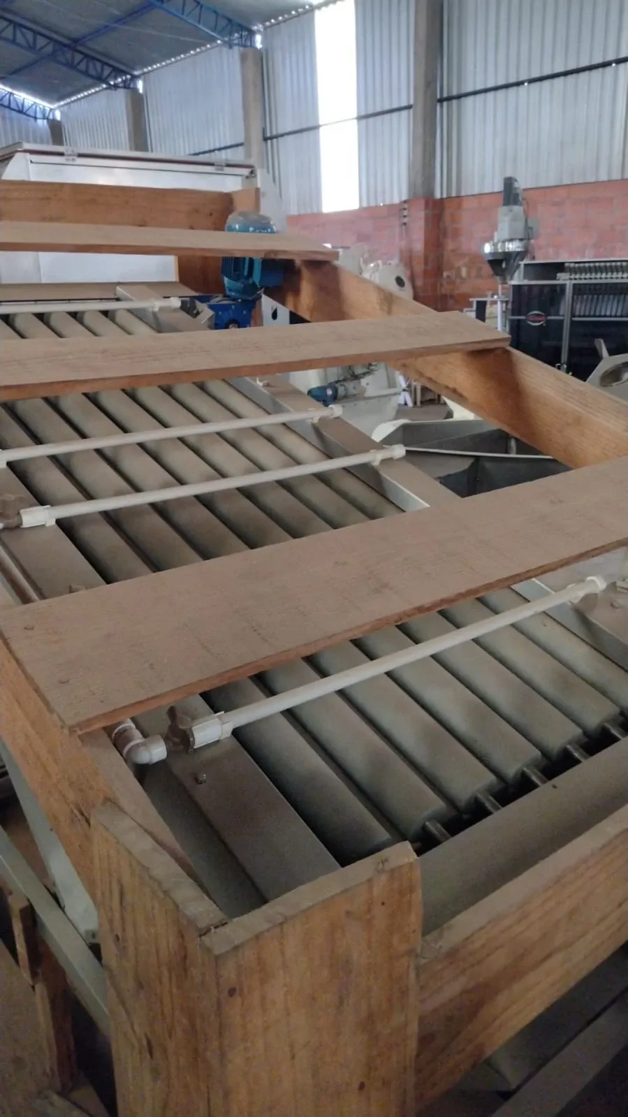 descascadora-e-classificadora-de-camarao-e-frutos-do-mar-marca-rs-maquinas-e-equipamentos-industriais-ltda