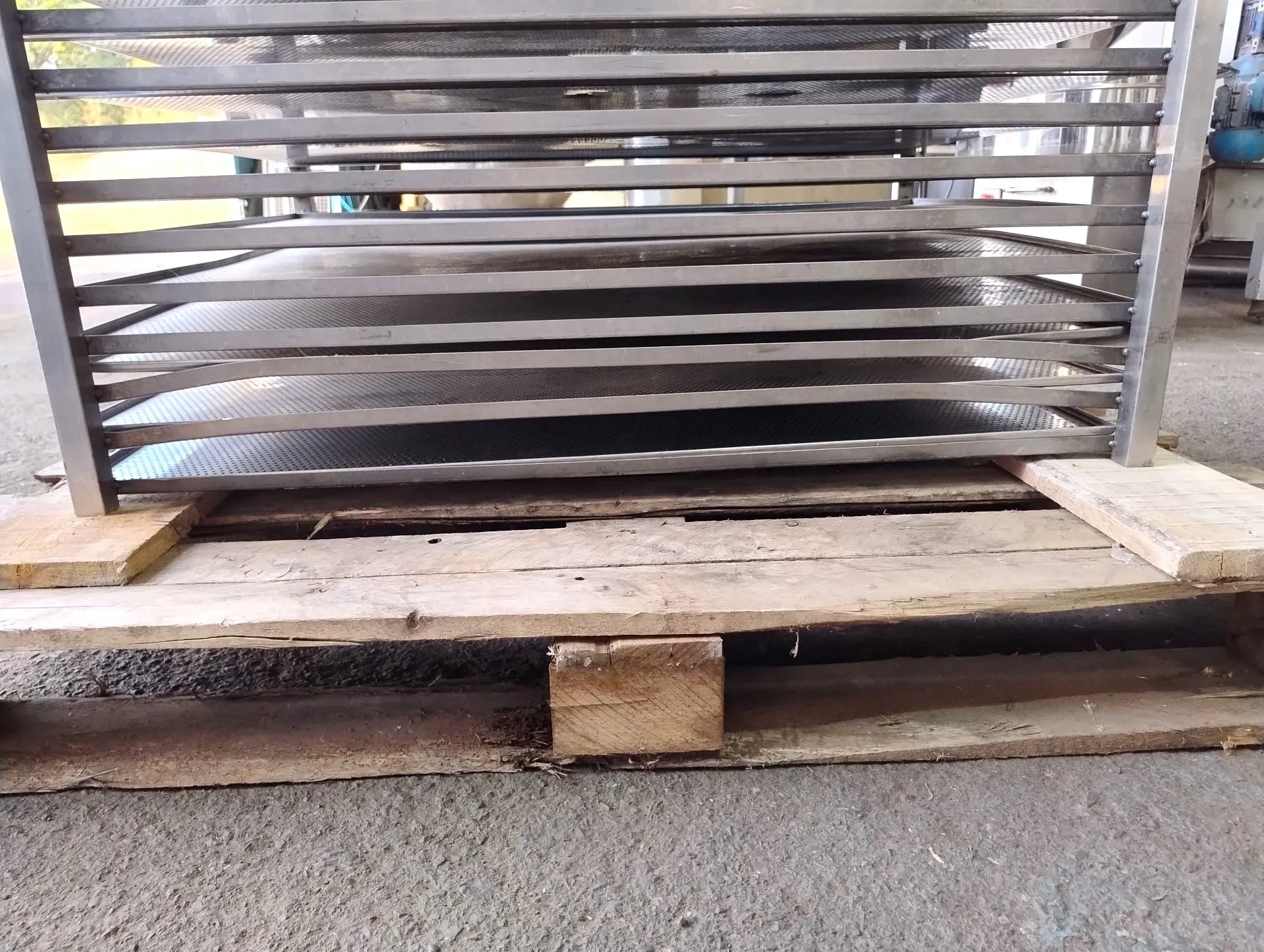 carrinho-aberto-para-transporte-resfriamento-e-descanso-de-alimentos-em-aco-inox