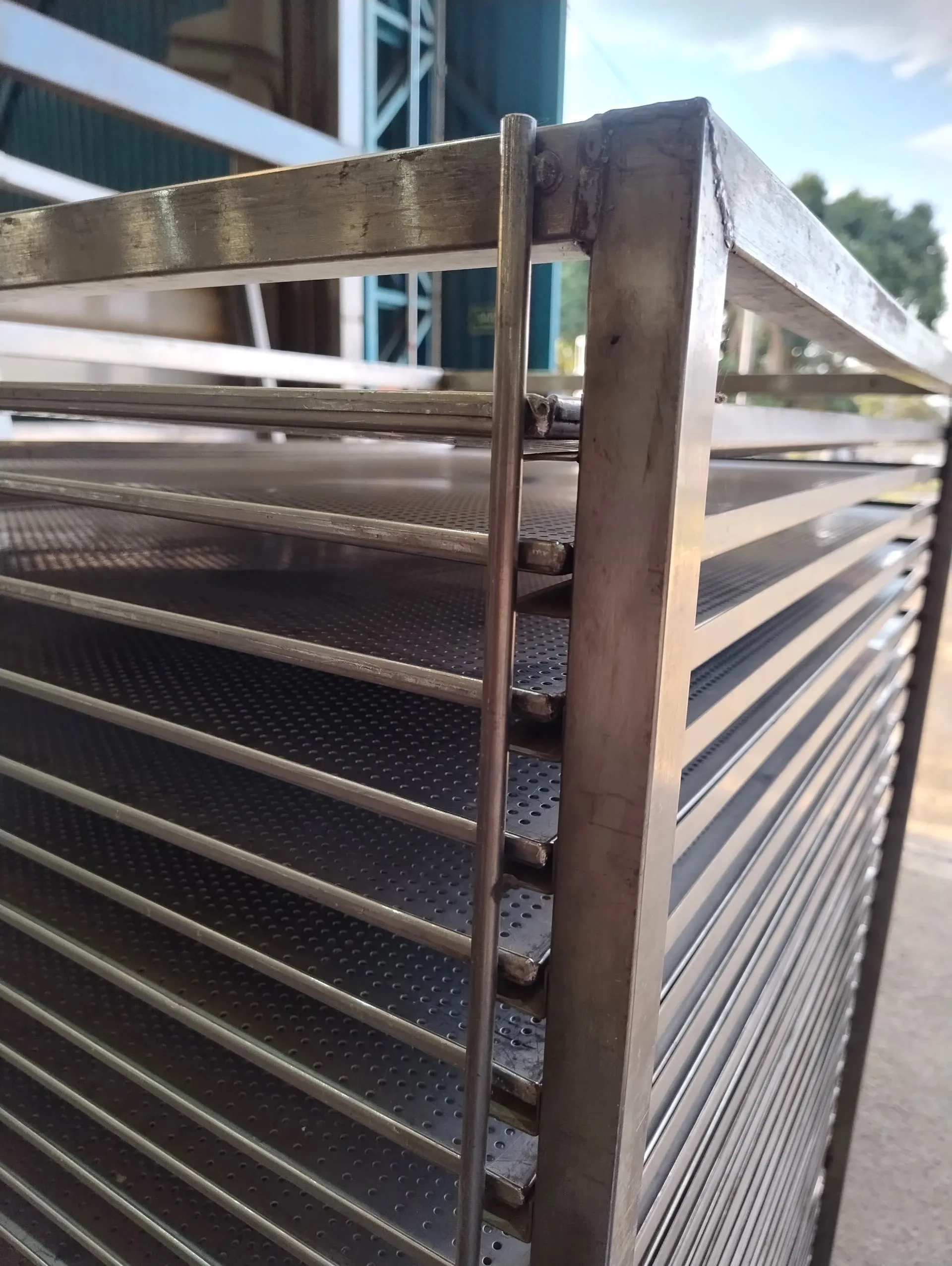 carrinho-aberto-para-transporte-resfriamento-e-descanso-de-alimentos-em-aco-inox