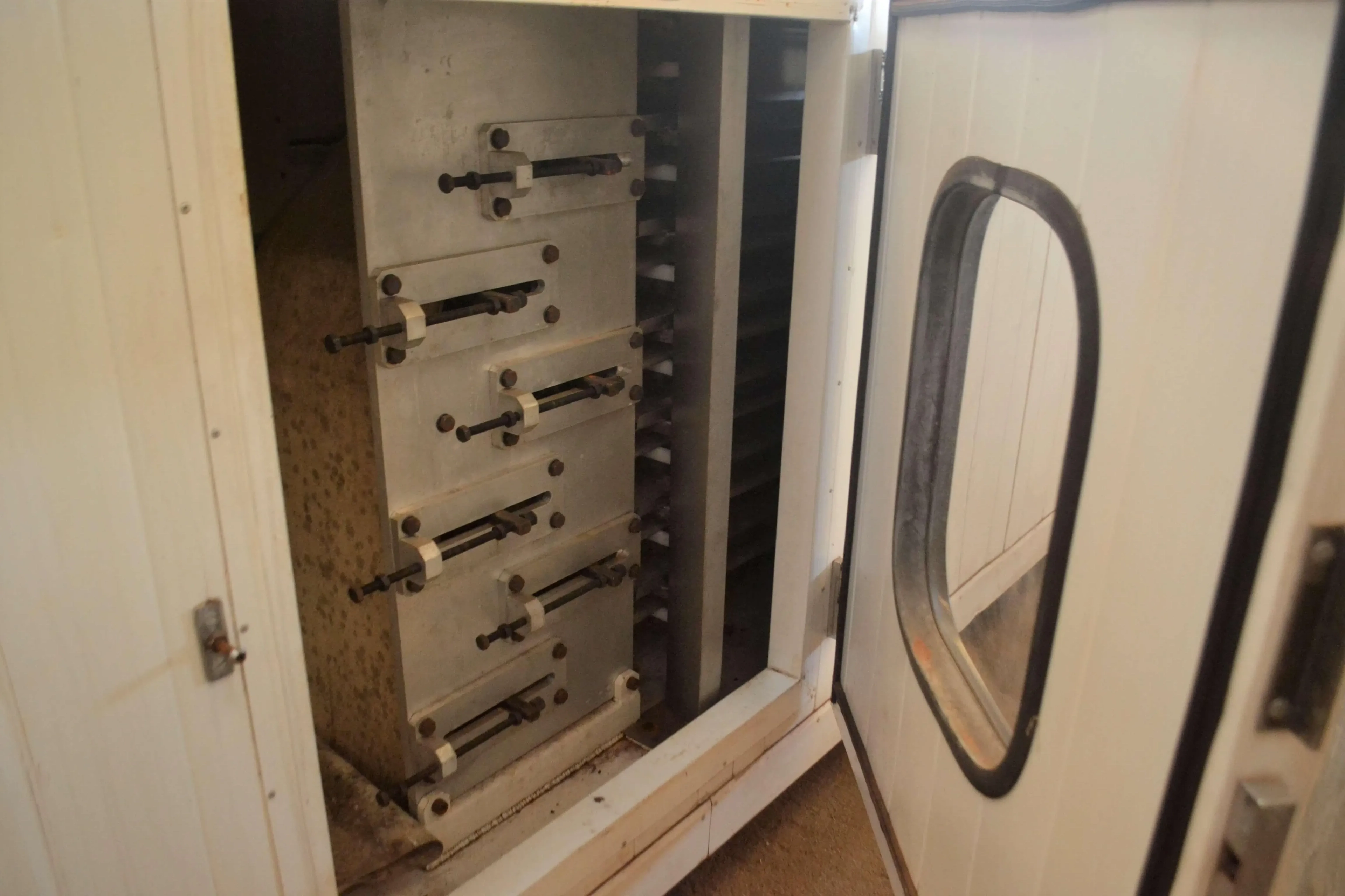 tunel-de-resfriamento-para-mastigaveis-12-cordoes-marca-remac