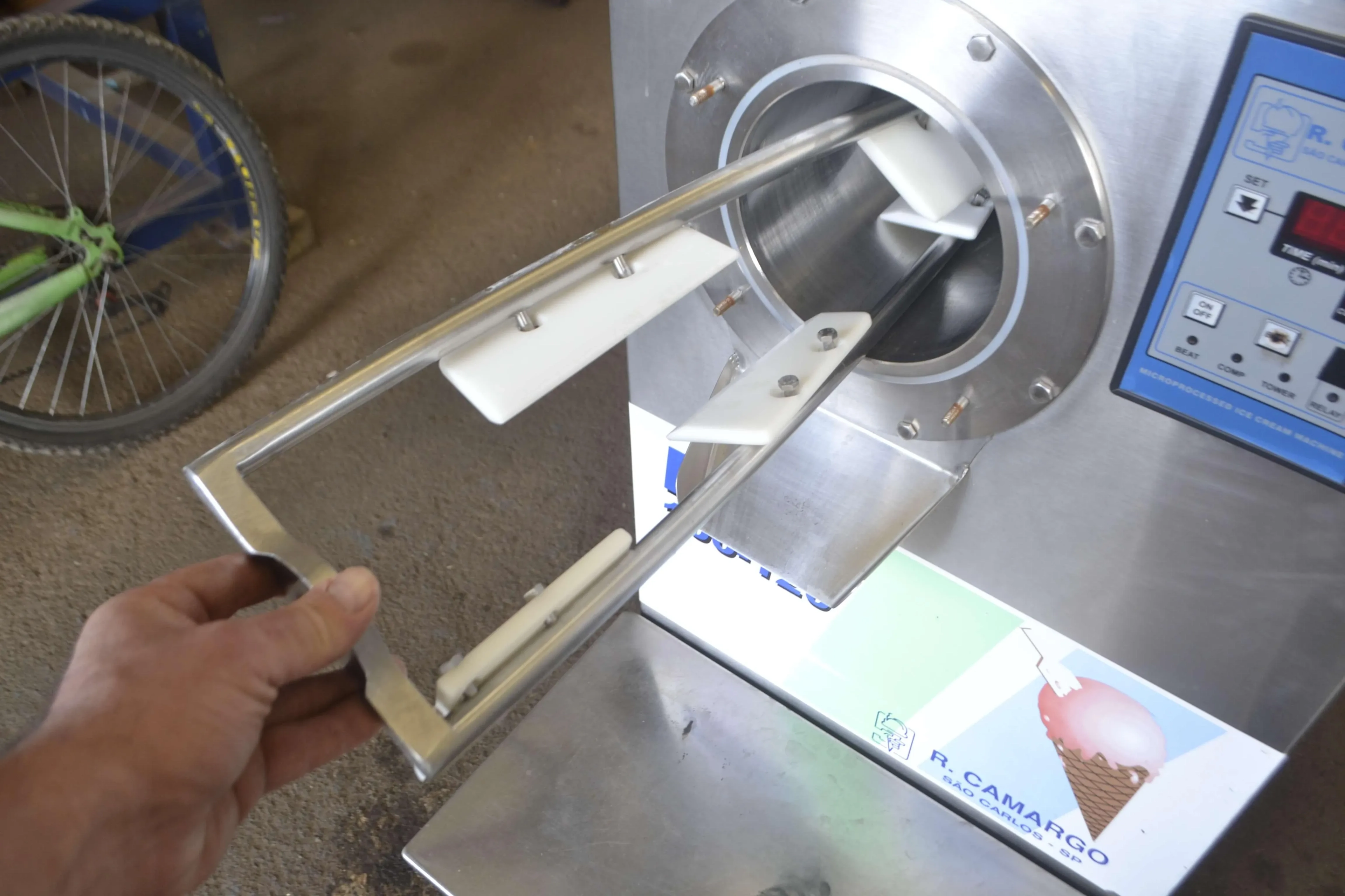 linha-completa-para-producao-de-sorvetes-e-picoles