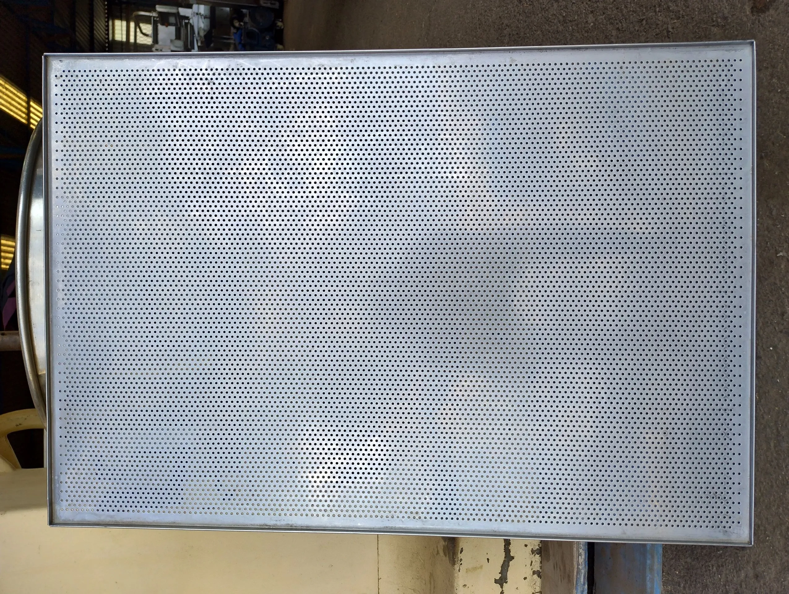 carrinho-aberto-para-transporte-resfriamento-e-descanso-de-alimentos-em-aco-inox-com-rodizios