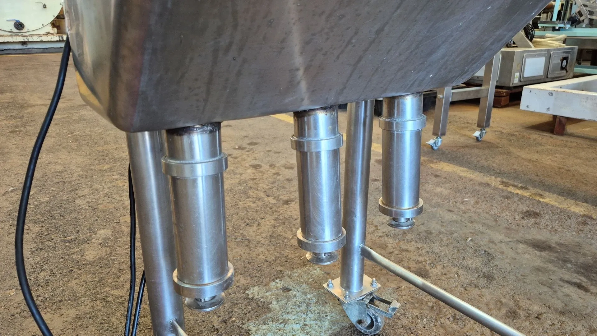 cortadora-e-recheadora-de-pao-de-alho-baguete-e-bolinha-marca-maquinas-dom