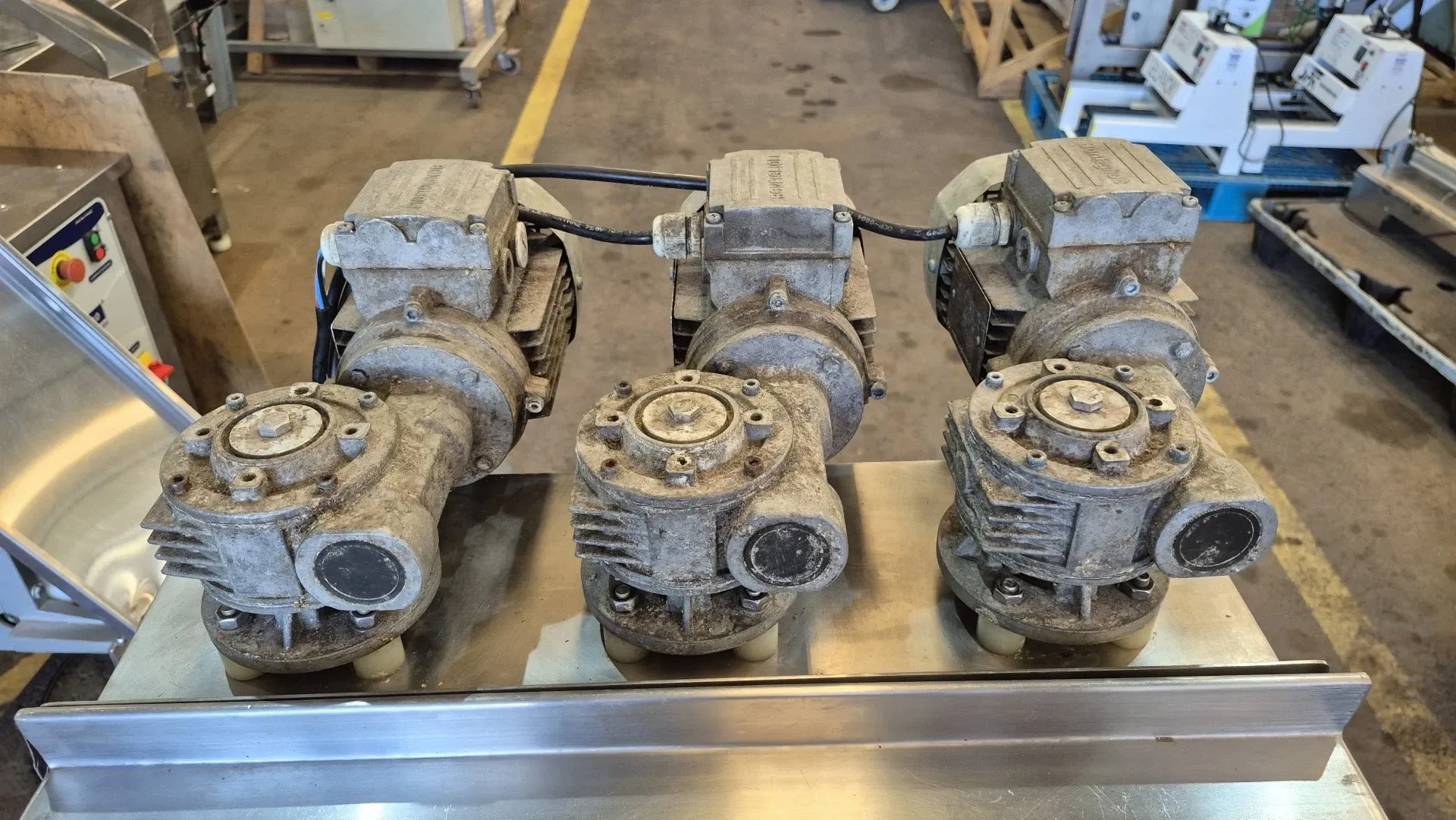 cortadora-e-recheadora-de-pao-de-alho-baguete-e-bolinha-marca-maquinas-dom