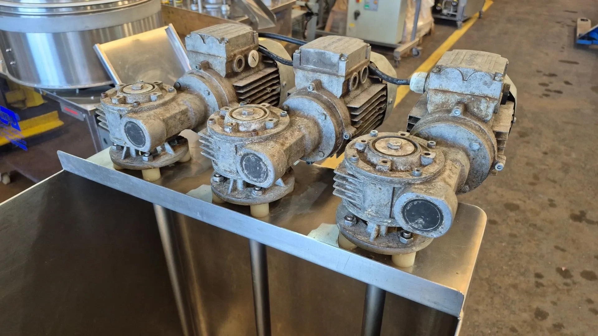 cortadora-e-recheadora-de-pao-de-alho-baguete-e-bolinha-marca-maquinas-dom