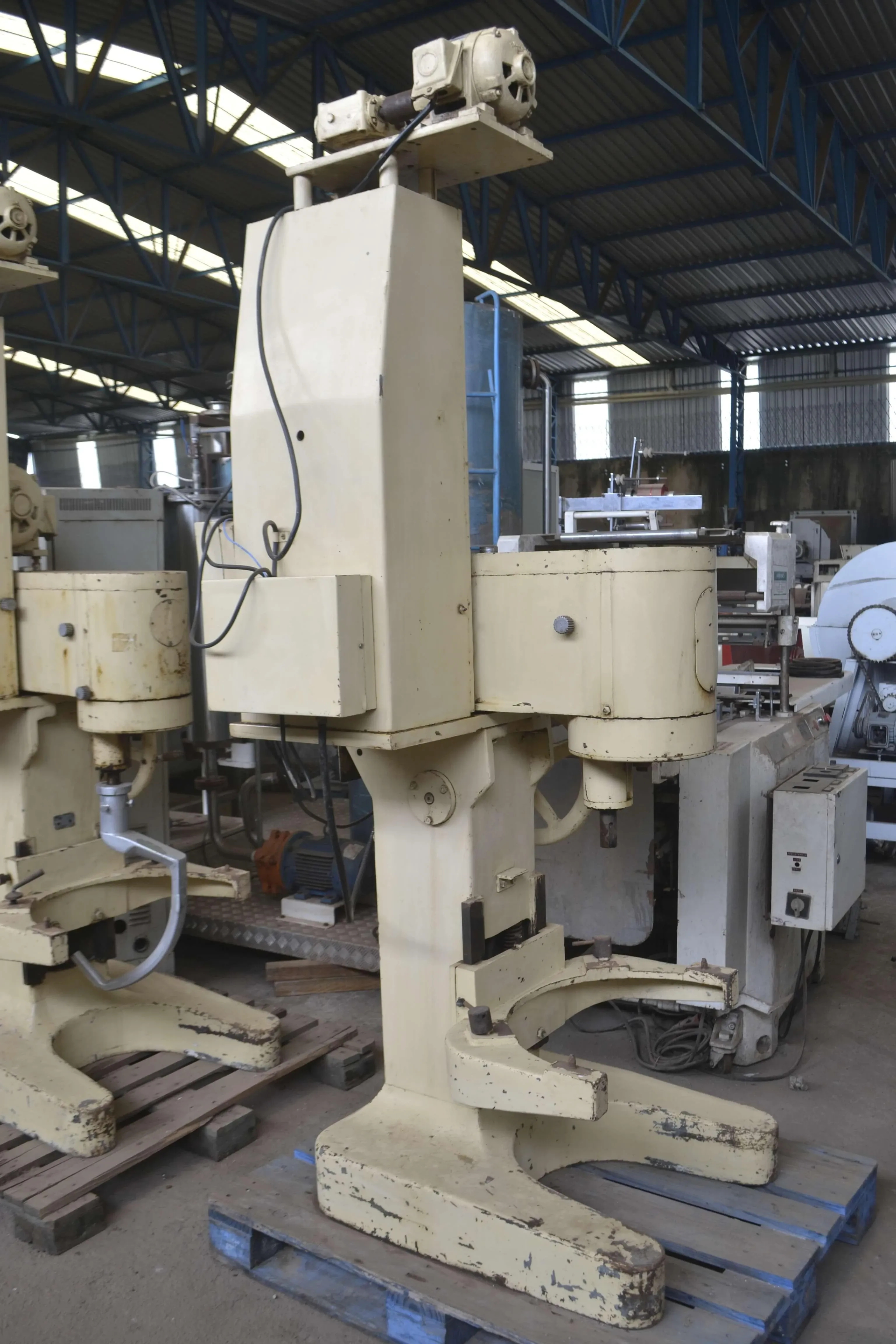 batedeira-capacidade-100-litros-marca-amadio