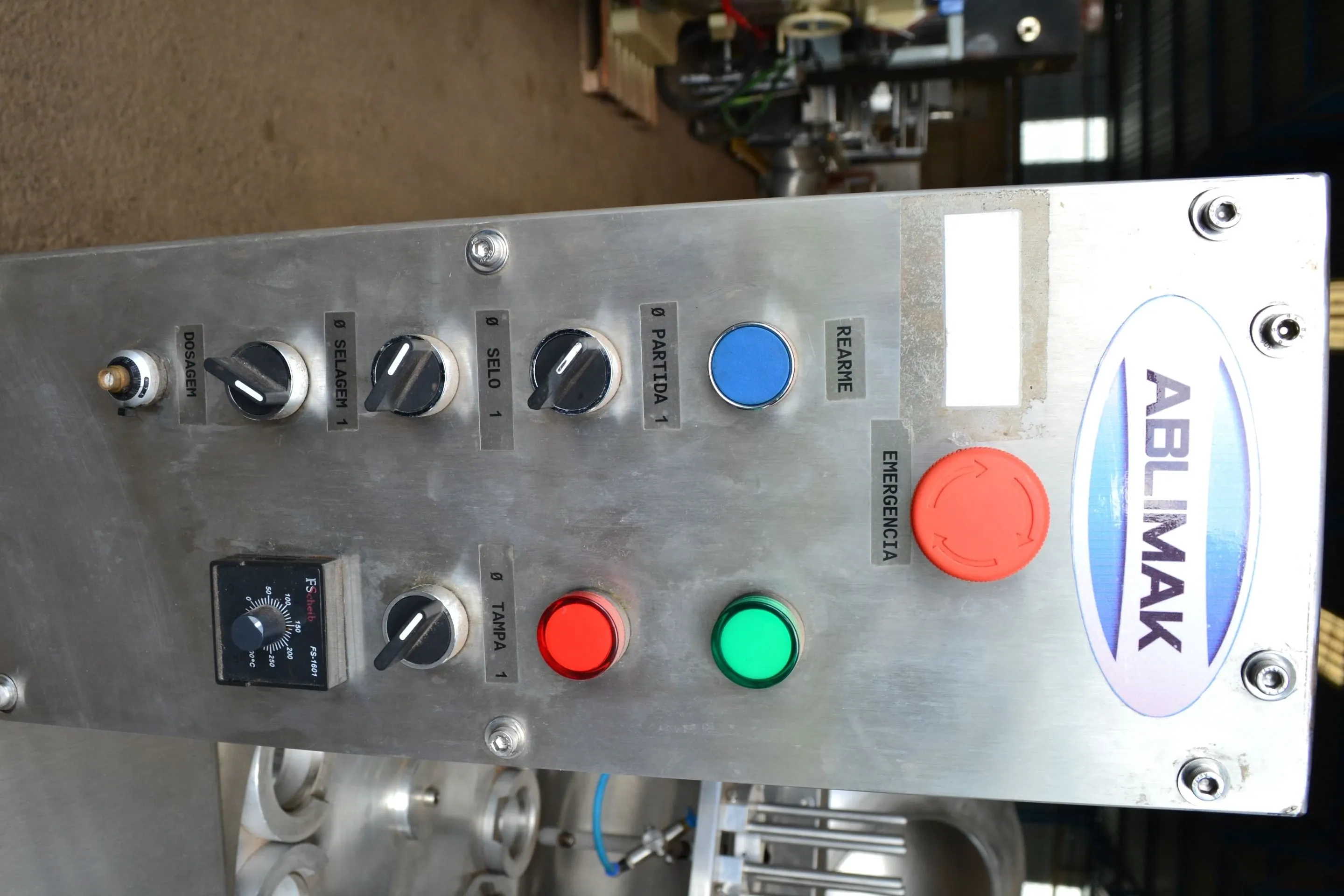 envasadora-automatica-para-potes-plasticos-e-de-vidro-com-fechamento-automatico-marca-ablimak