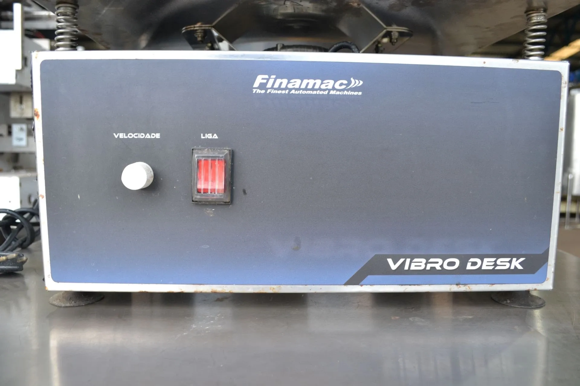 mesa-vibratoria-para-chocolate-marca-finamac