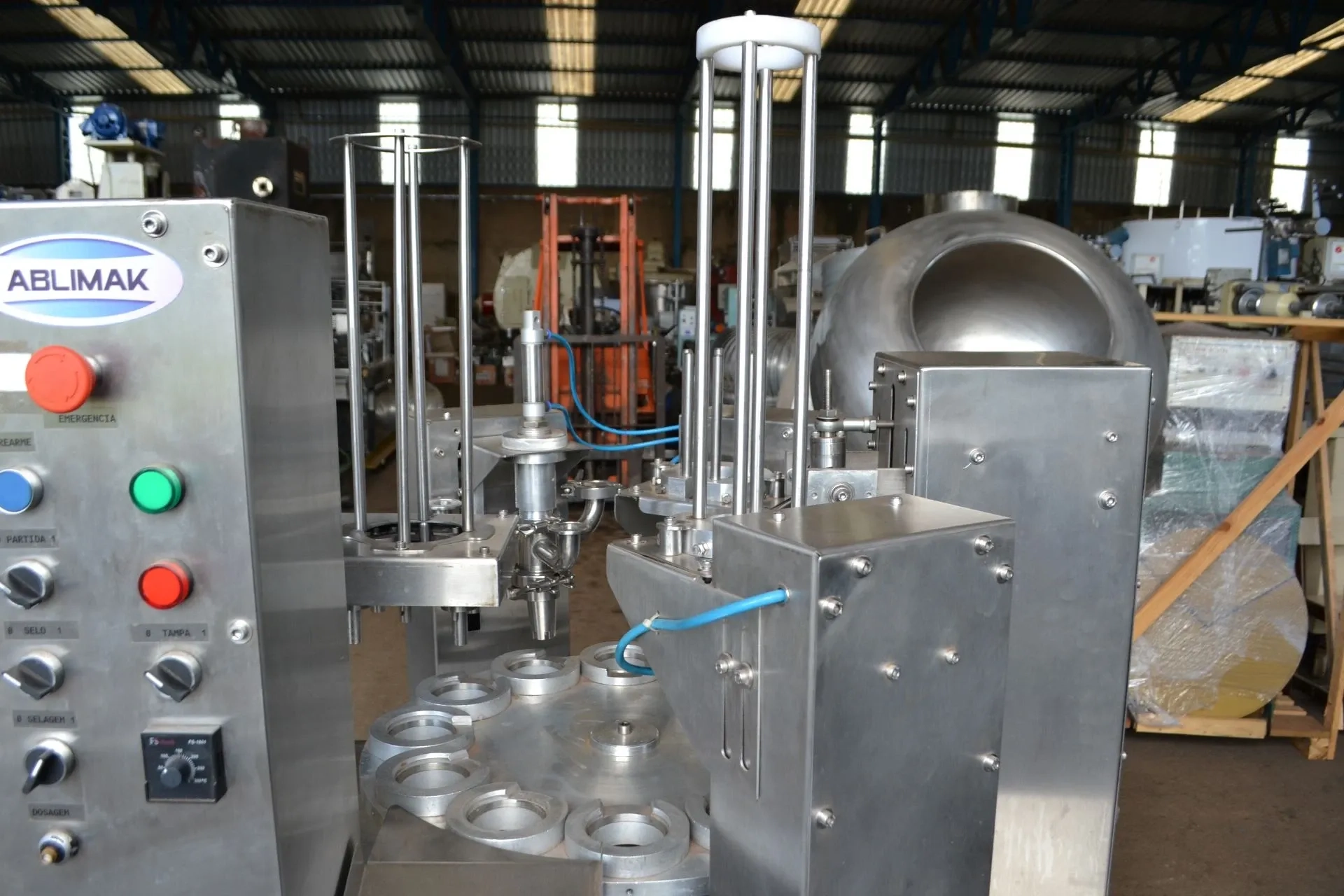 envasadora-automatica-para-potes-plasticos-e-de-vidro-com-fechamento-automatico-marca-ablimak