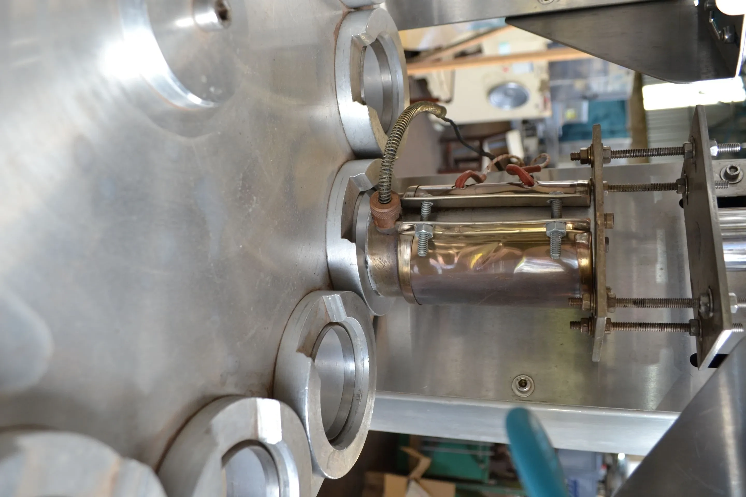 envasadora-automatica-para-potes-plasticos-e-de-vidro-com-fechamento-automatico-marca-ablimak