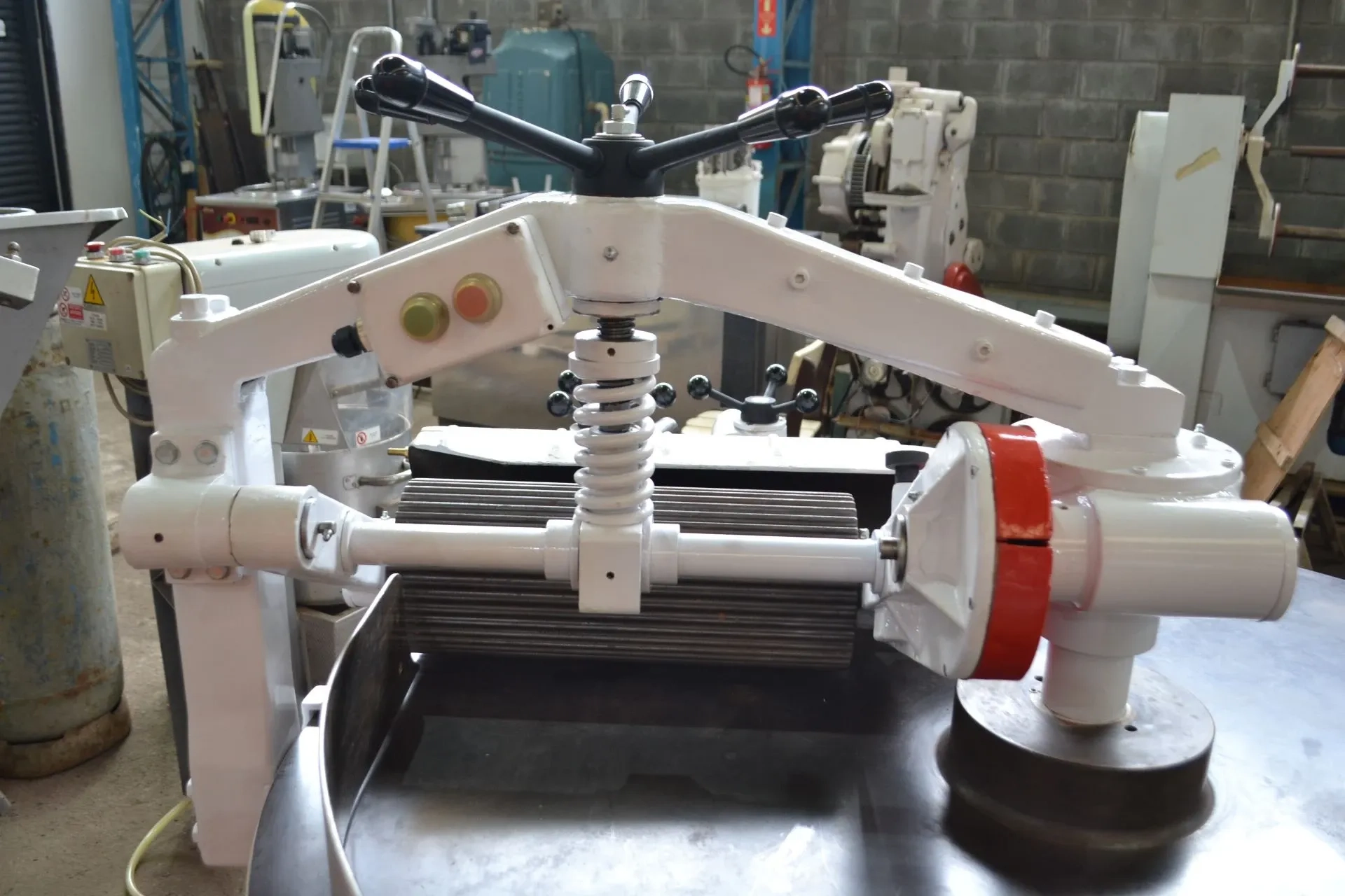 mesa-massageadora-de-massa-de-bala-manteiga-e-outros