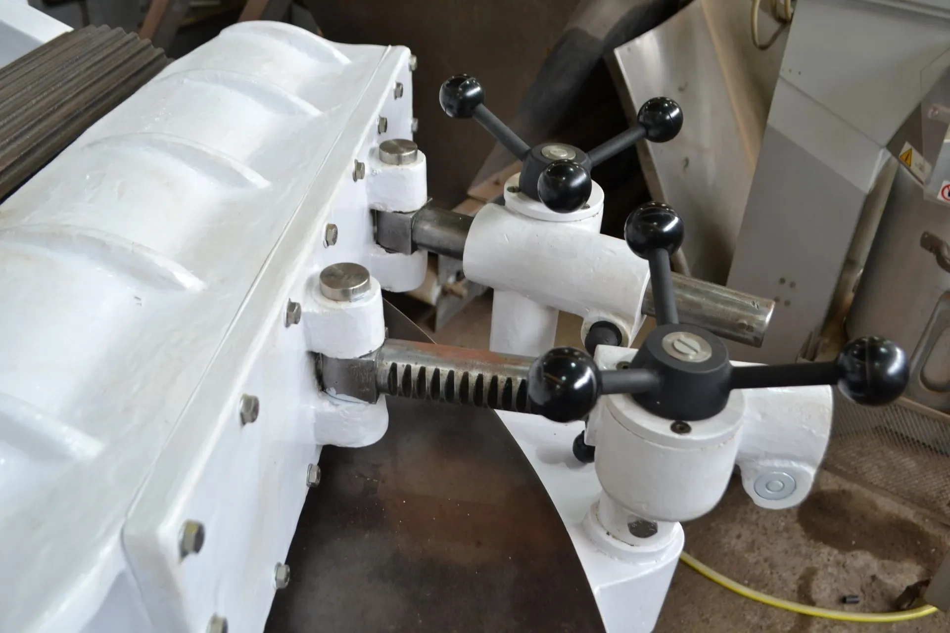 mesa-massageadora-de-massa-de-bala-manteiga-e-outros