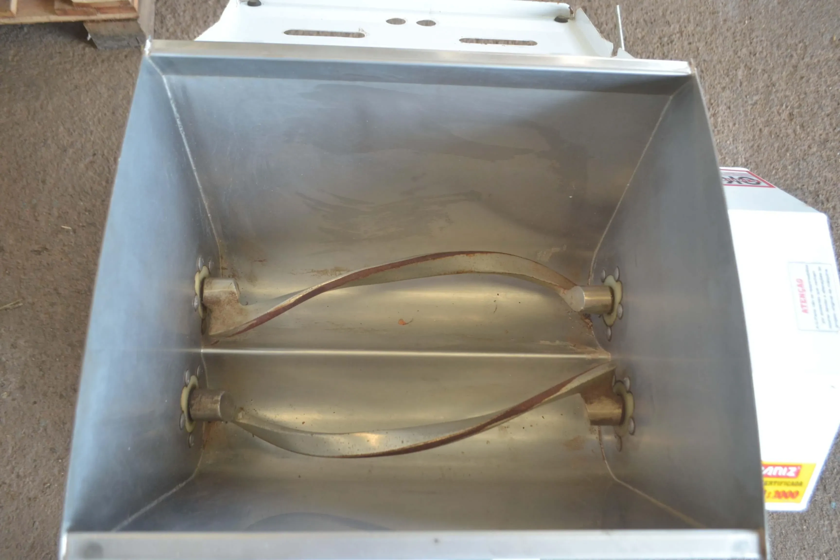 amassadeira-para-25-kg-de-massas-marca-gpaniz