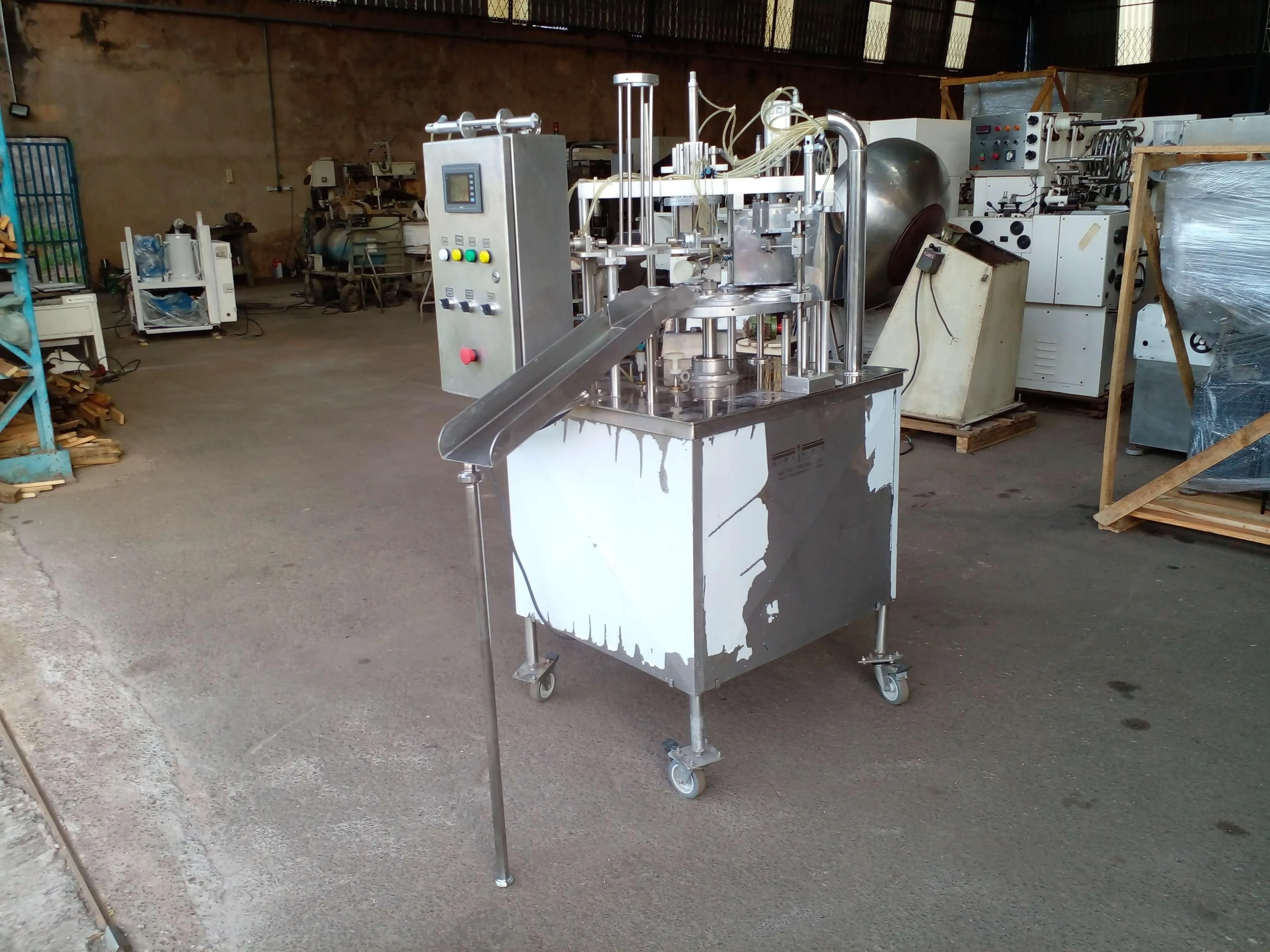 envasadora-semi-automatica-para-potes-marca-mirainox