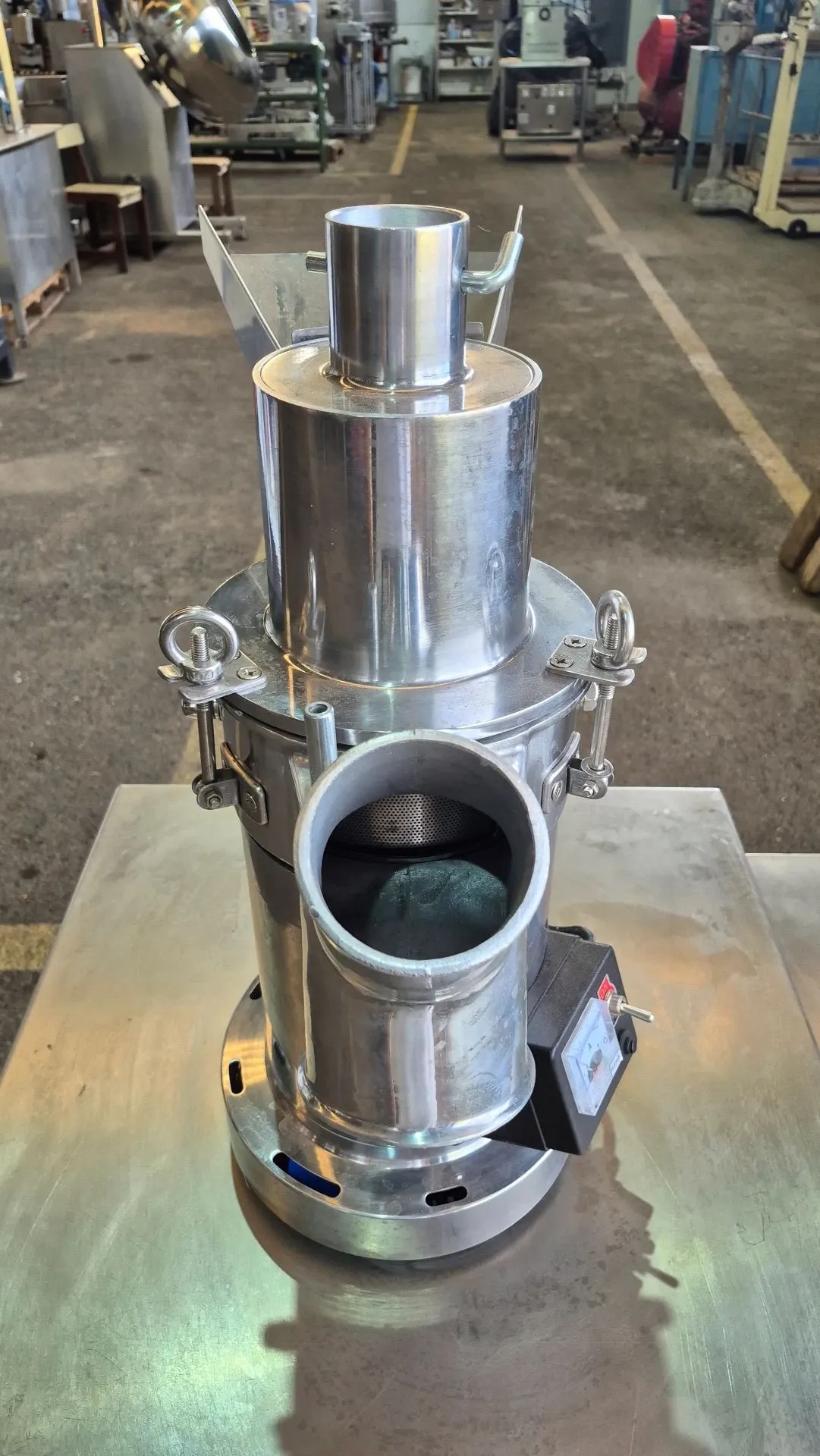 moinho-martelos-moedor-acucar-automatico-continuo-modelo-df-15-capacidade-15-kg-h