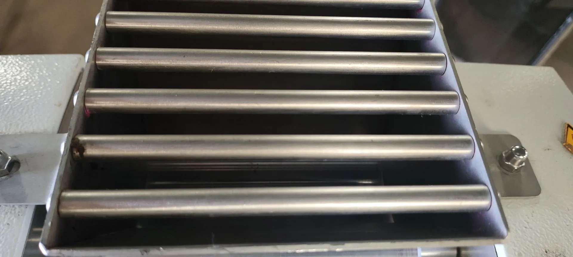 tri-cilindro-refinador-de-rolos-de-bancada-marca-exakt