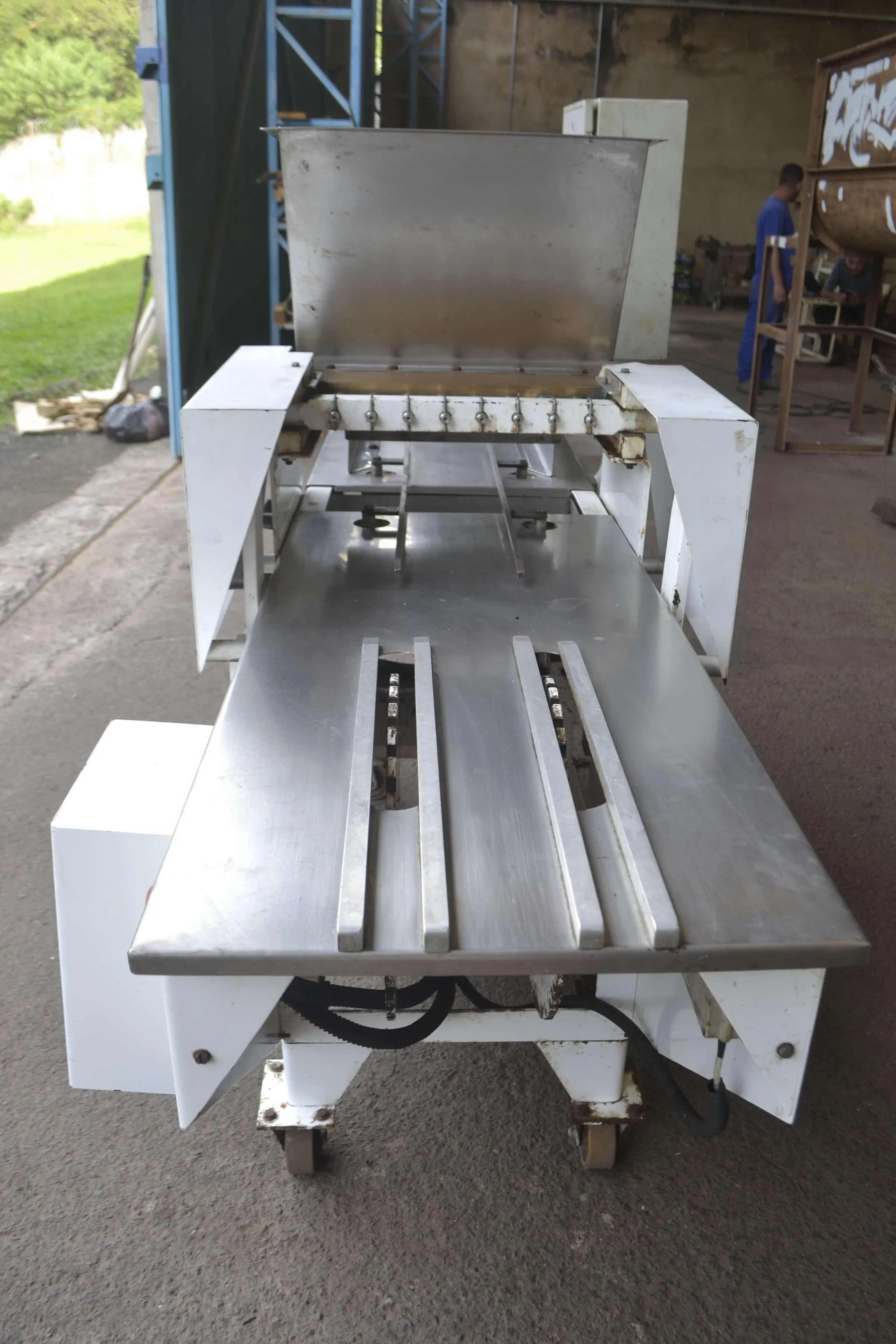 dosadora-para-liquidos-e-semiliquidos-8-bicos-400-mm-marca-pirog