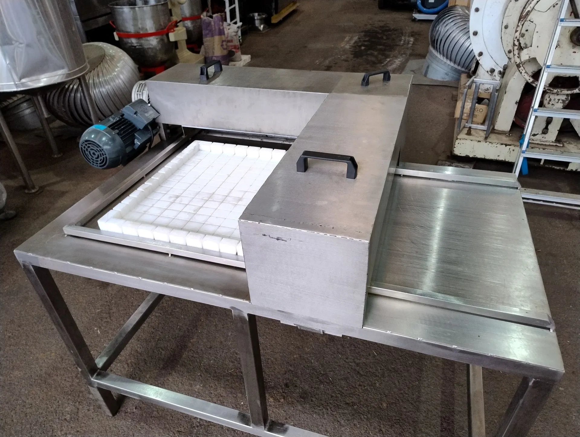 mesa-de-corte-de-doces-semiautomatica