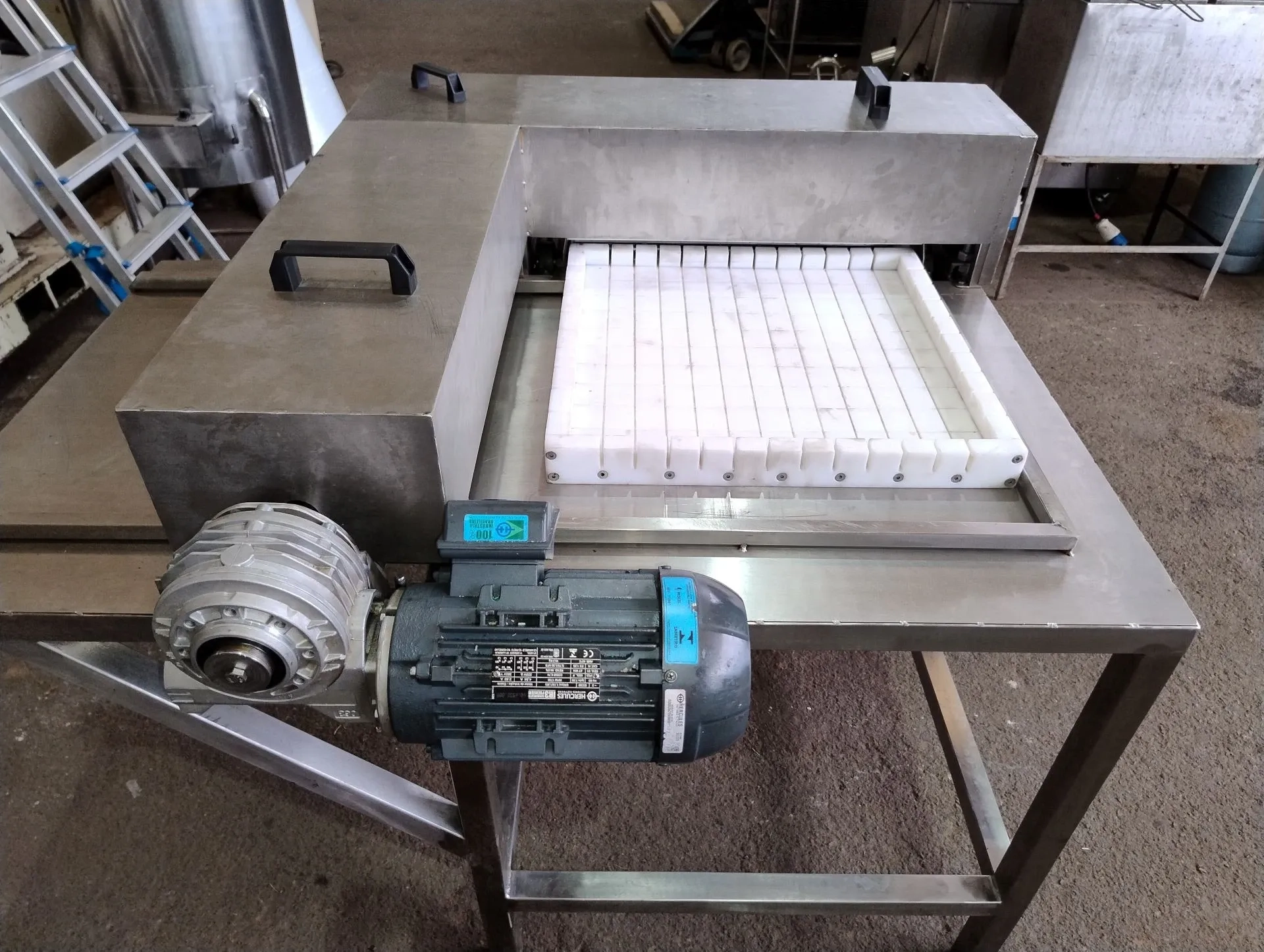 mesa-de-corte-de-doces-semiautomatica