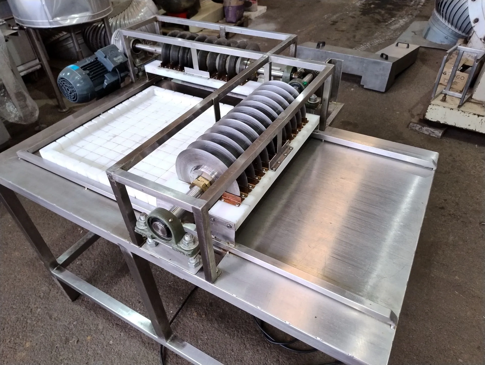 mesa-de-corte-de-doces-semiautomatica