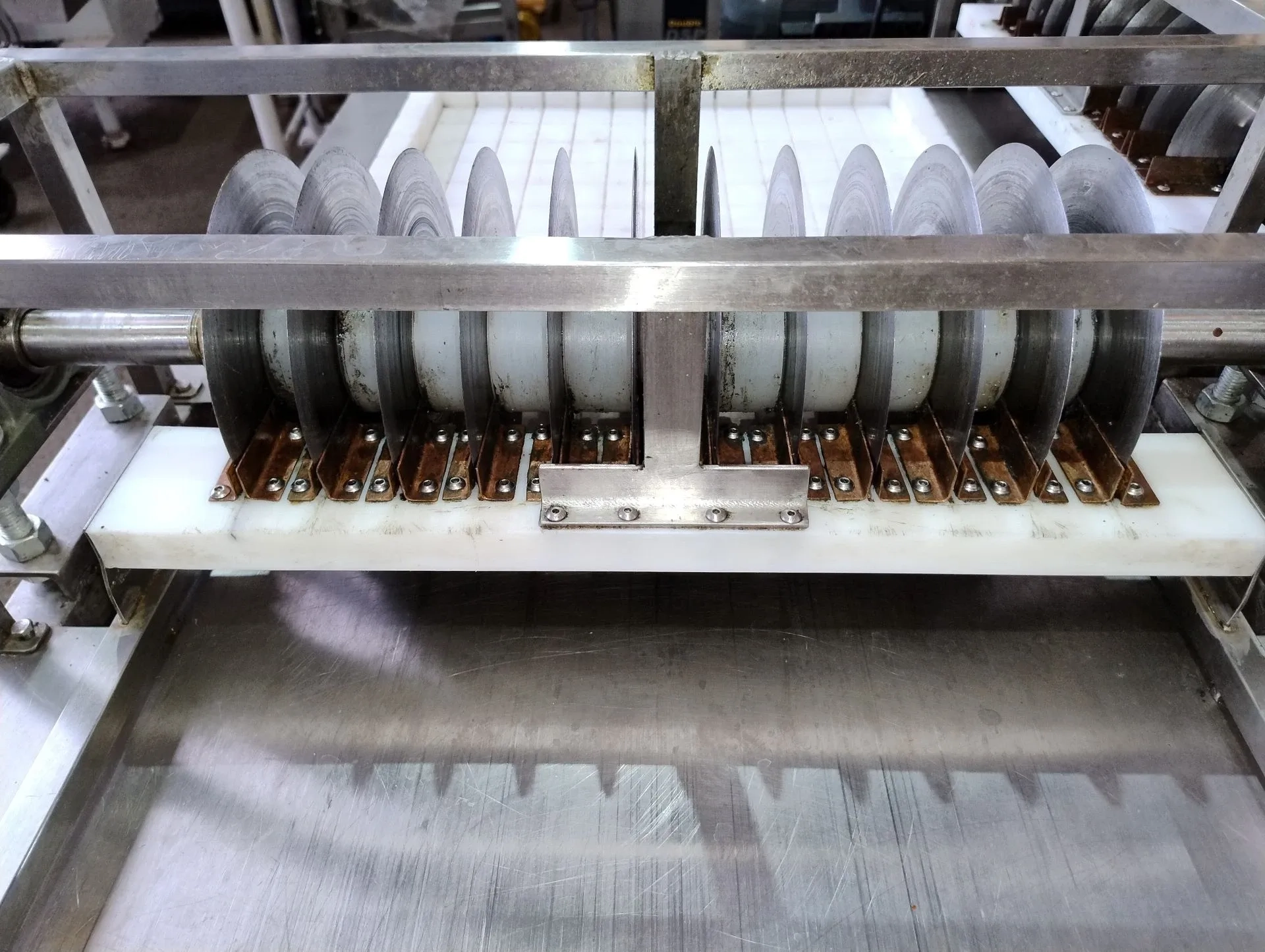 mesa-de-corte-de-doces-semiautomatica