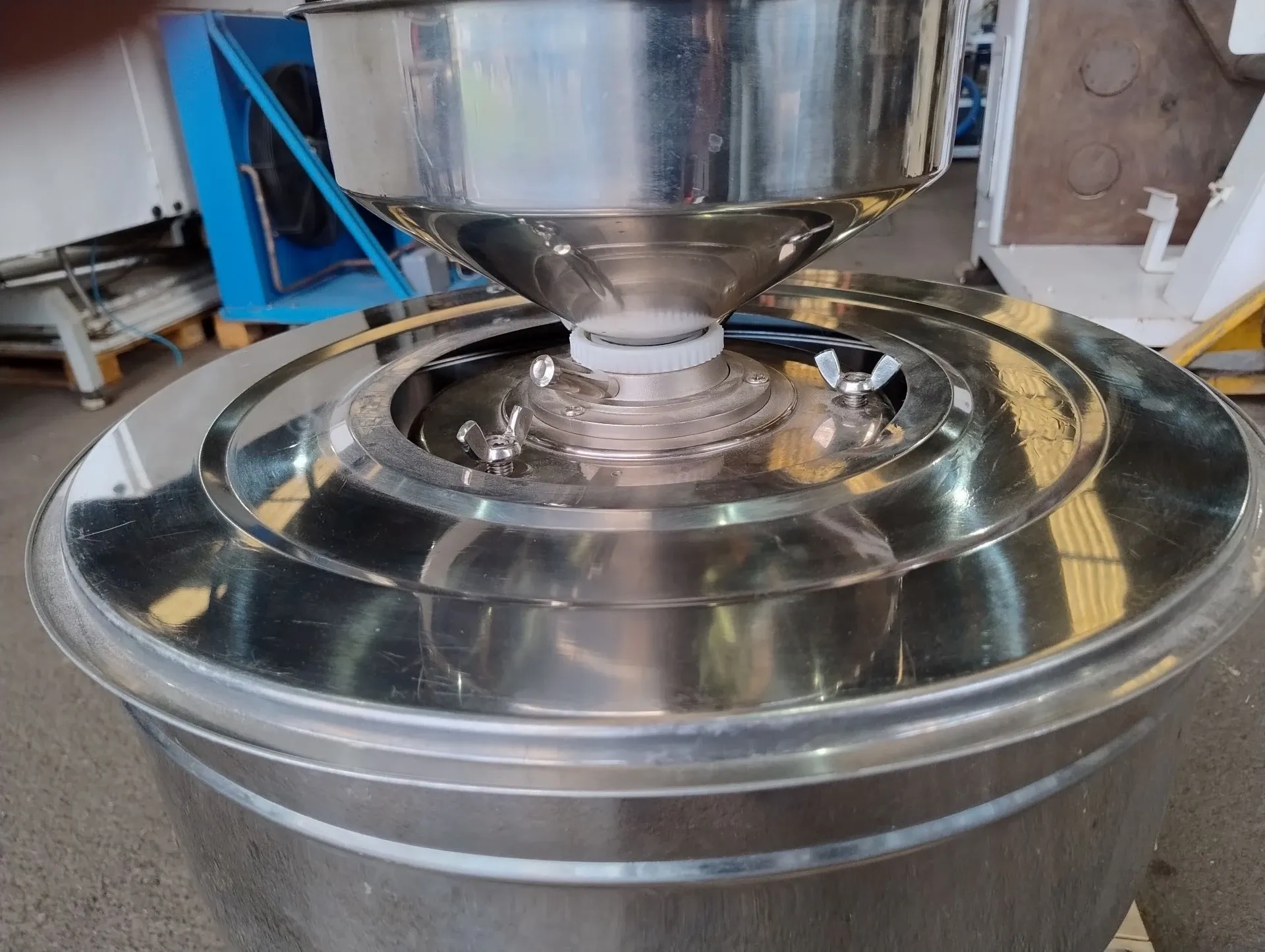 moinho-producao-pastas-graos-amendoim-2024