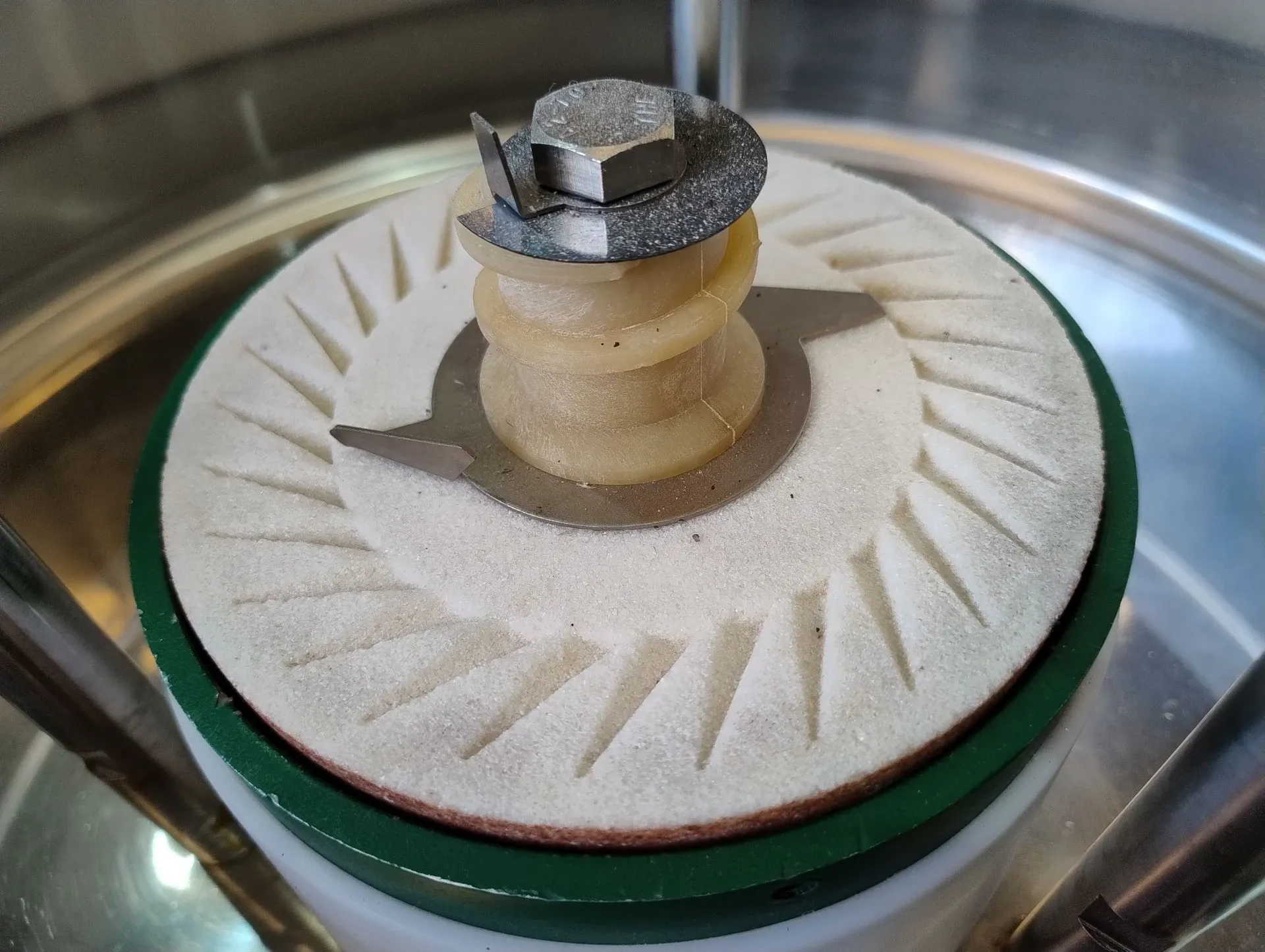 moinho-producao-pastas-graos-amendoim-2024