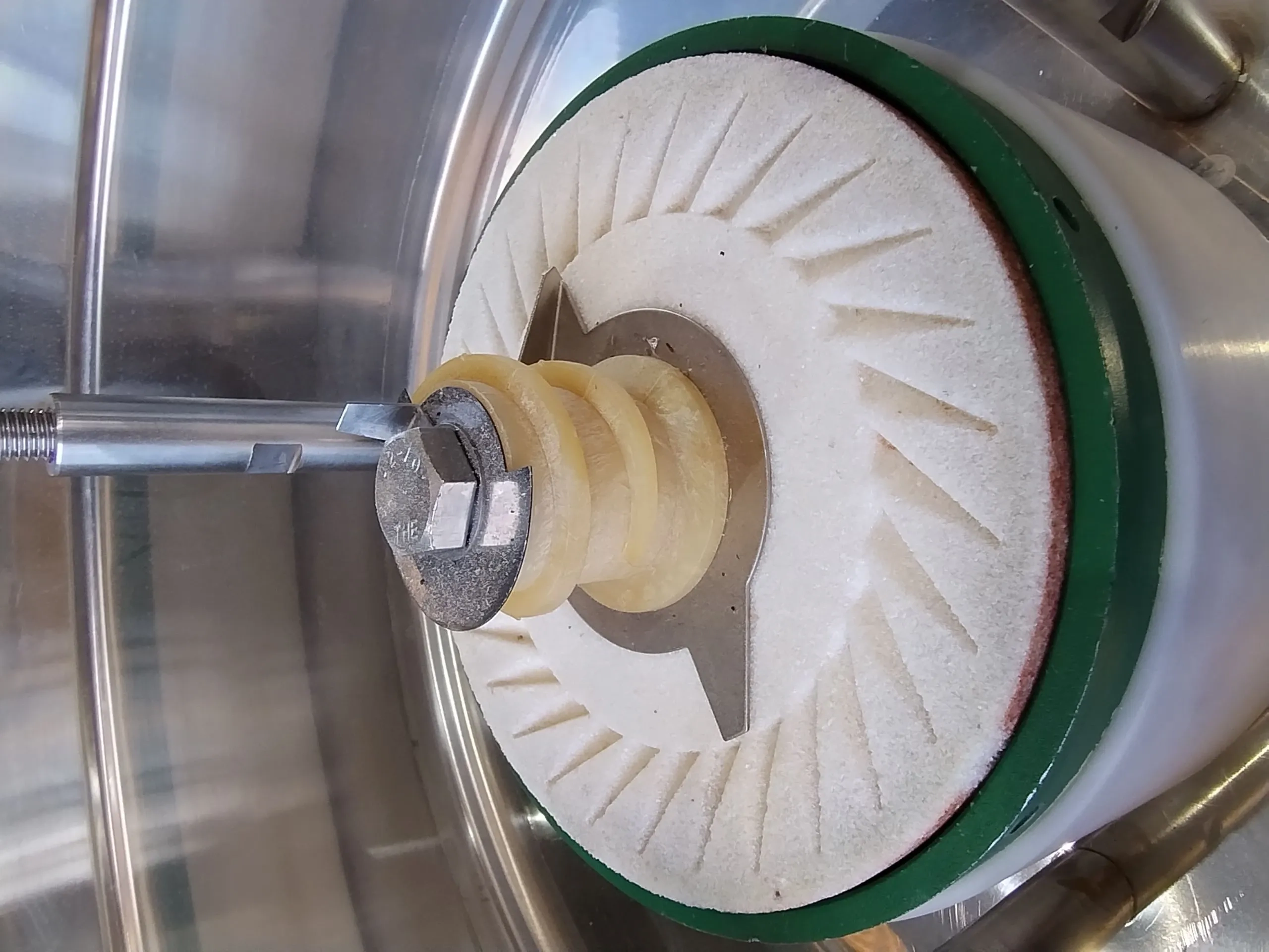 moinho-producao-pastas-graos-amendoim-2024