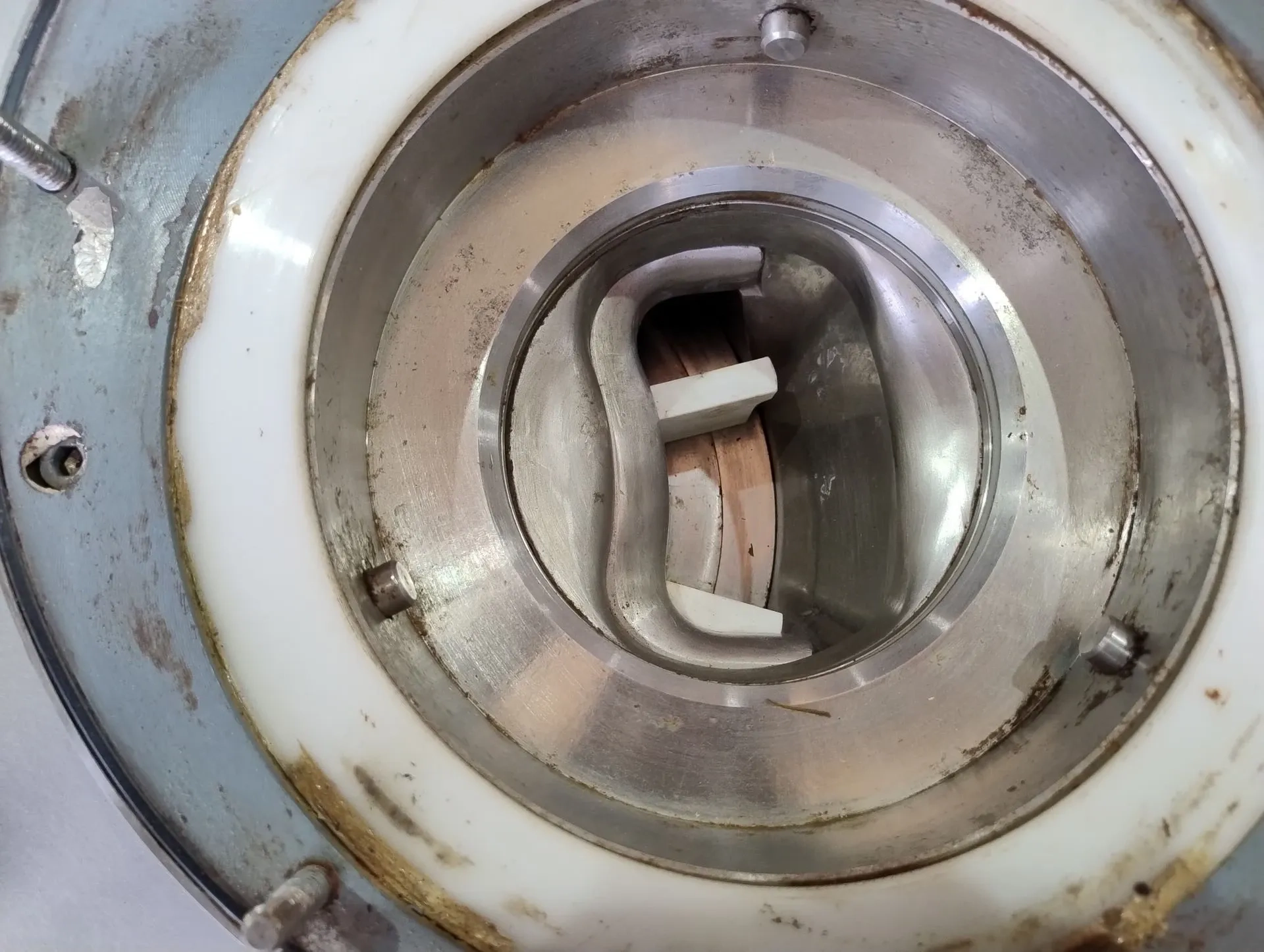 embutideira-continua-a-vacuo-marca-tecnotrip