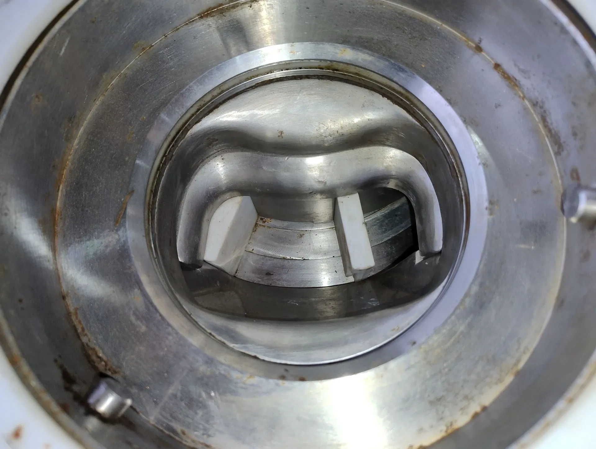 embutideira-continua-a-vacuo-marca-tecnotrip