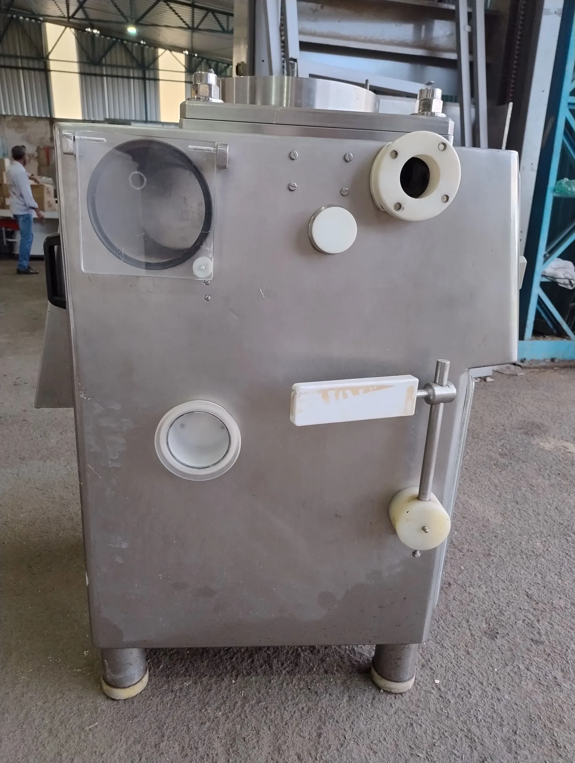 embutideira-continua-a-vacuo-marca-tecnotrip