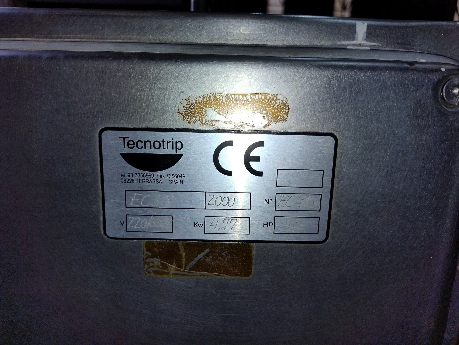 embutideira-continua-a-vacuo-marca-tecnotrip