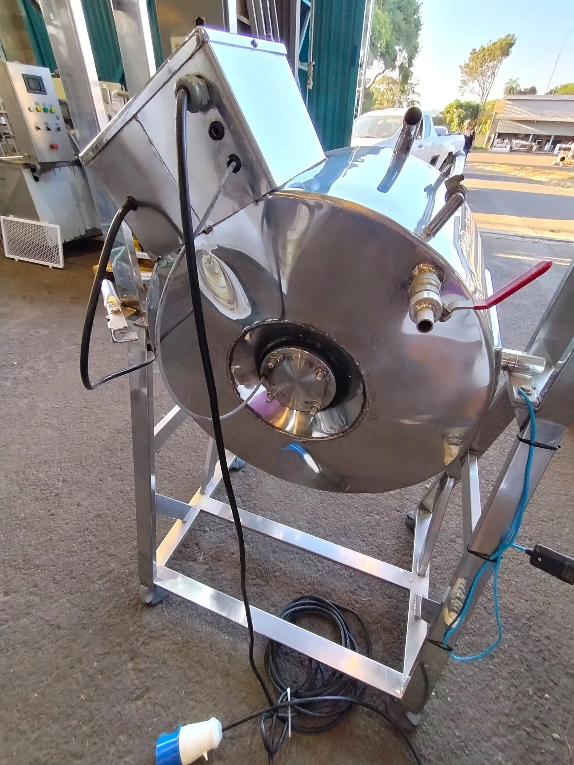 tacho-cozinhador-encamisado-em-aco-inox-capacidade-50-litros