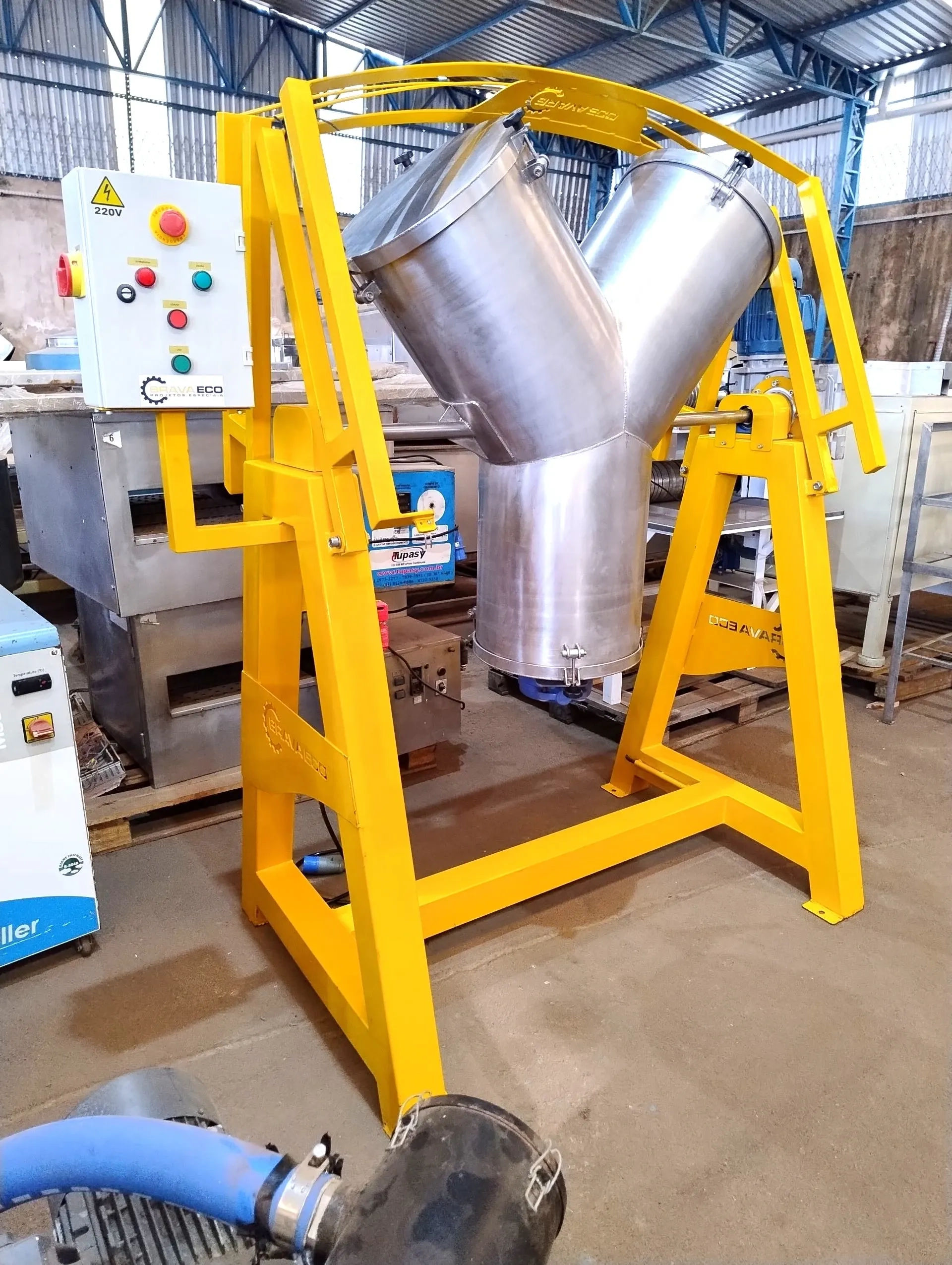 misturador-em-y-capacidade-200-litros-marca-bravaeco