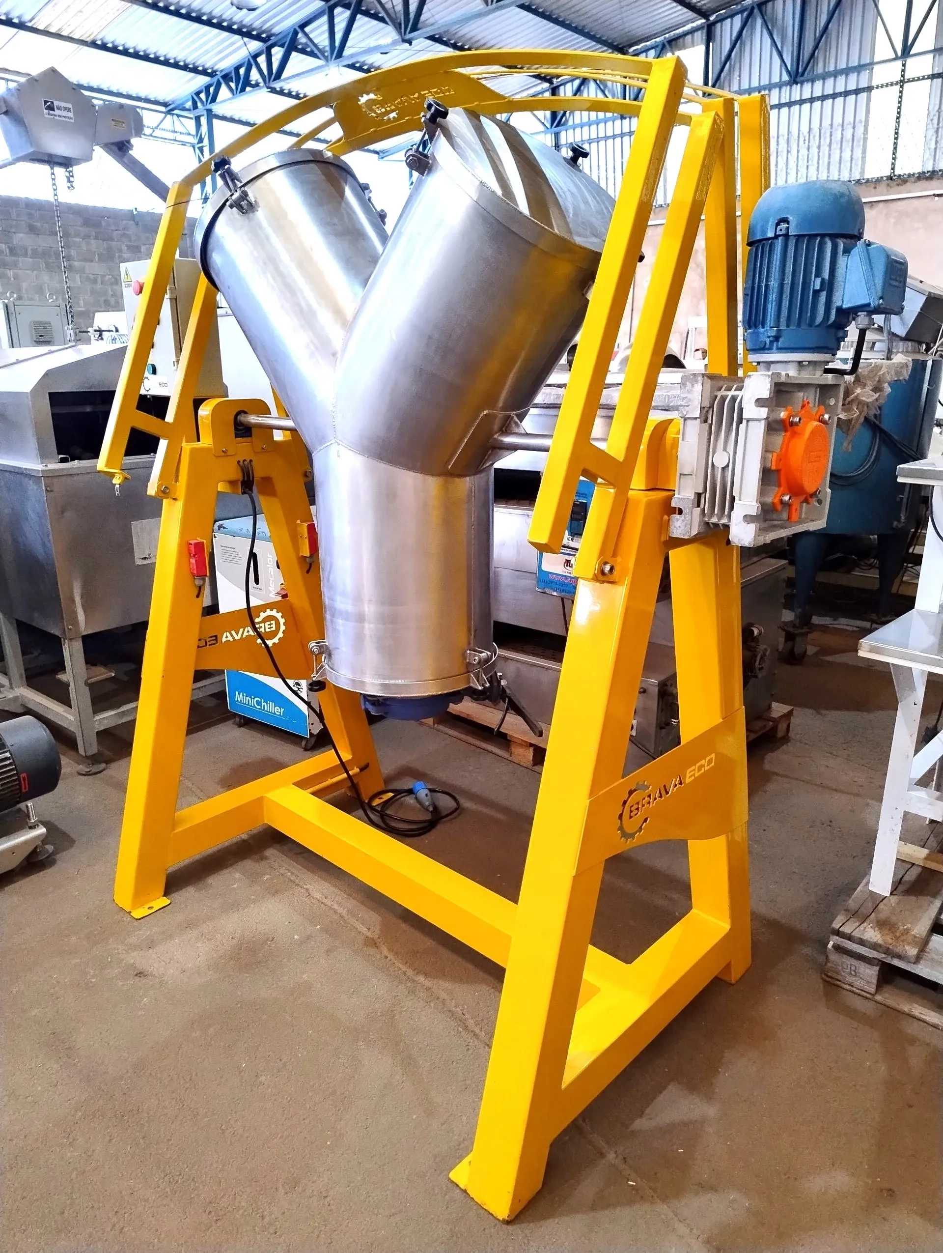 misturador-em-y-capacidade-200-litros-marca-bravaeco