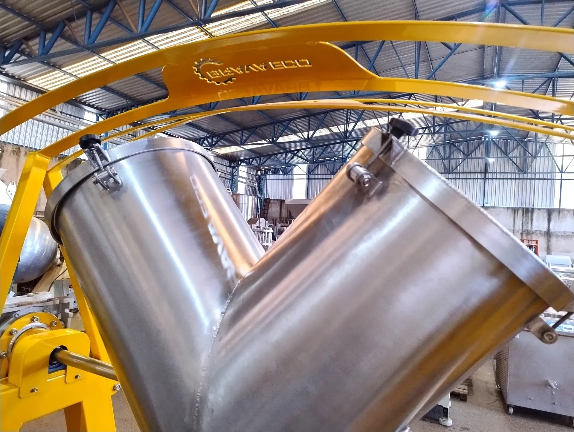 misturador-em-y-capacidade-200-litros-marca-bravaeco