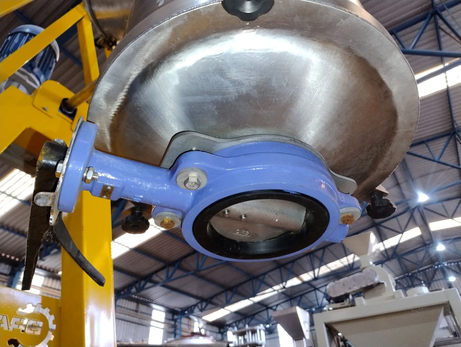 misturador-em-y-capacidade-200-litros-marca-bravaeco