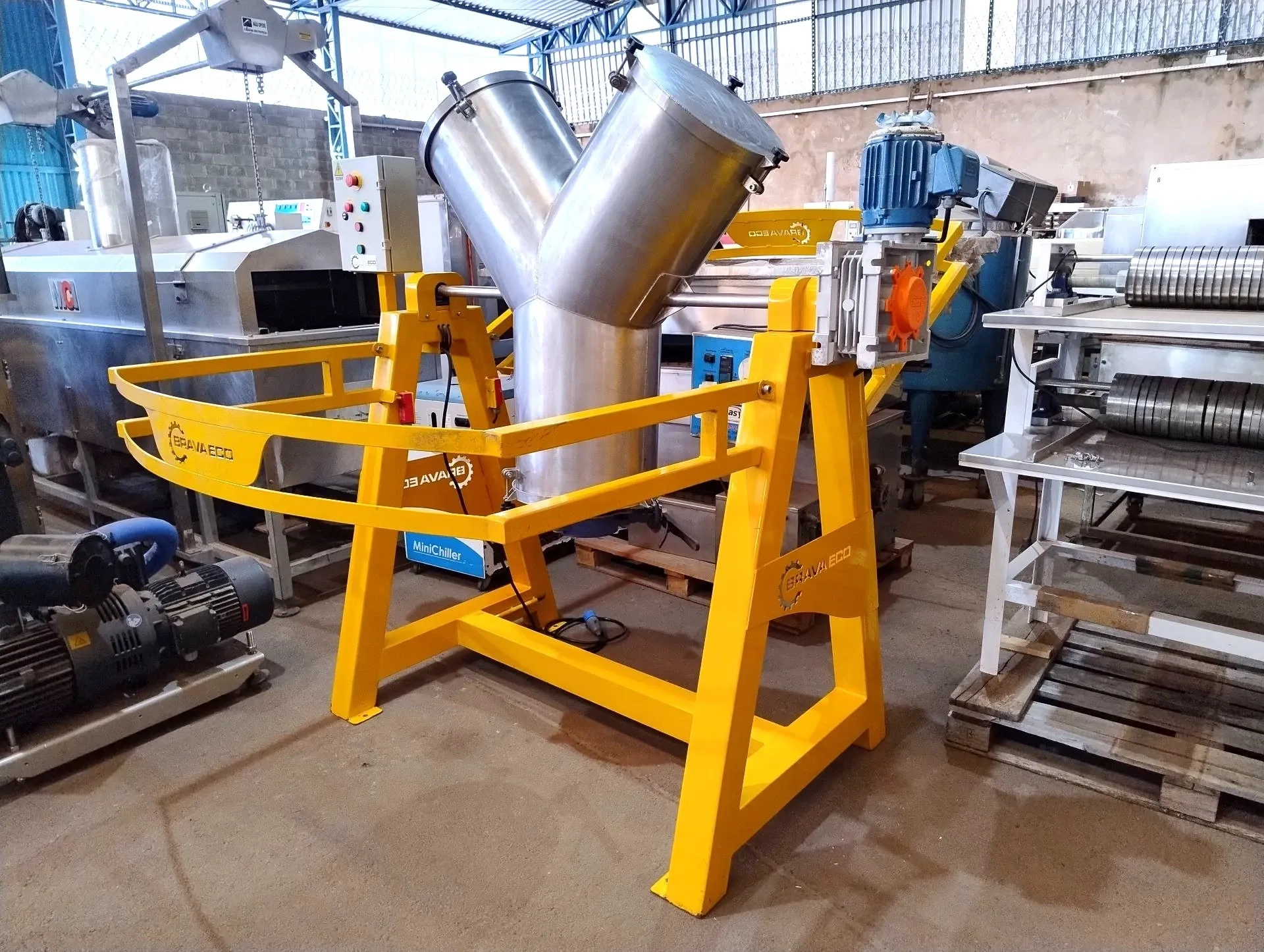 misturador-em-y-capacidade-200-litros-marca-bravaeco