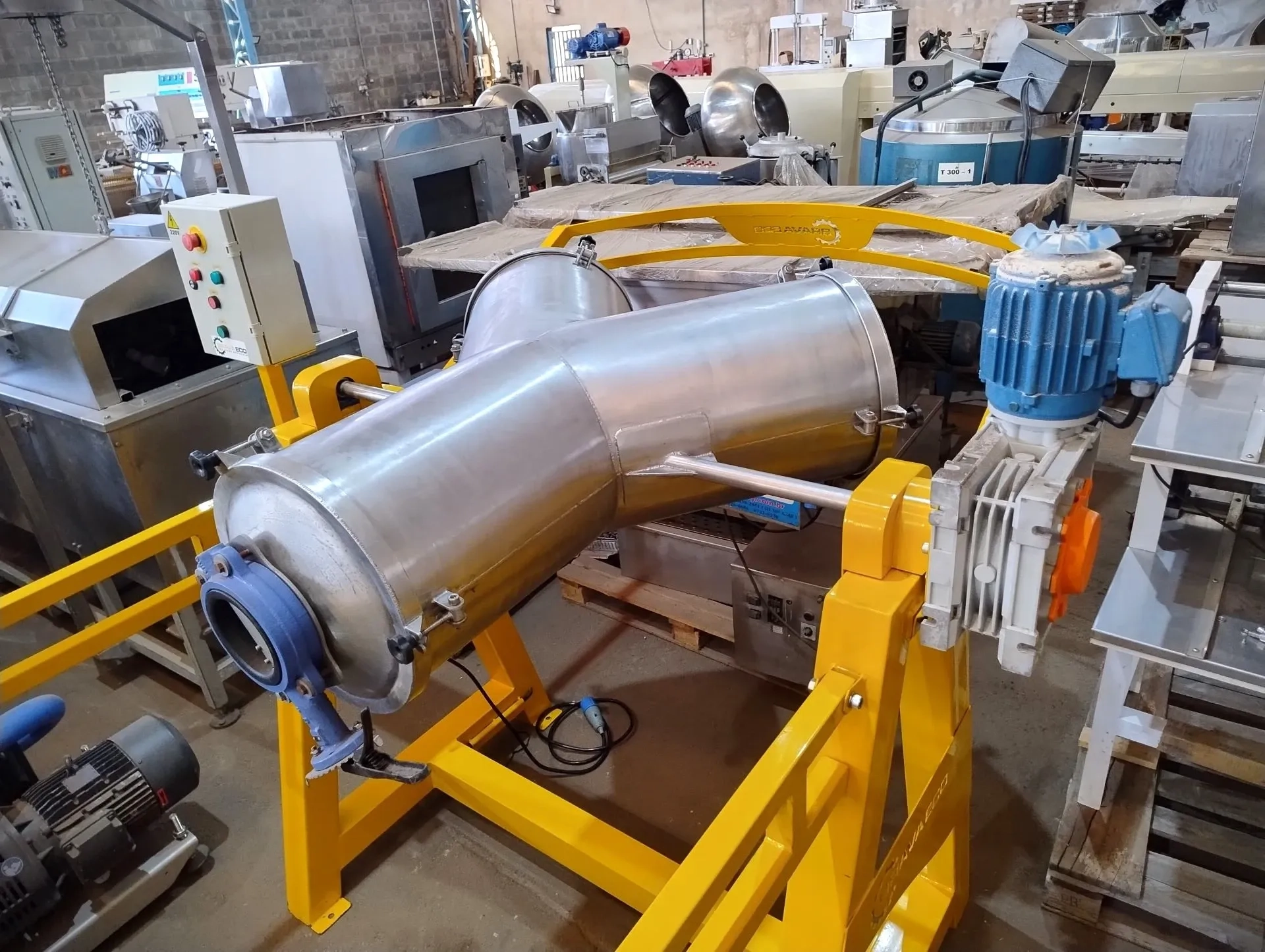 misturador-em-y-capacidade-200-litros-marca-bravaeco