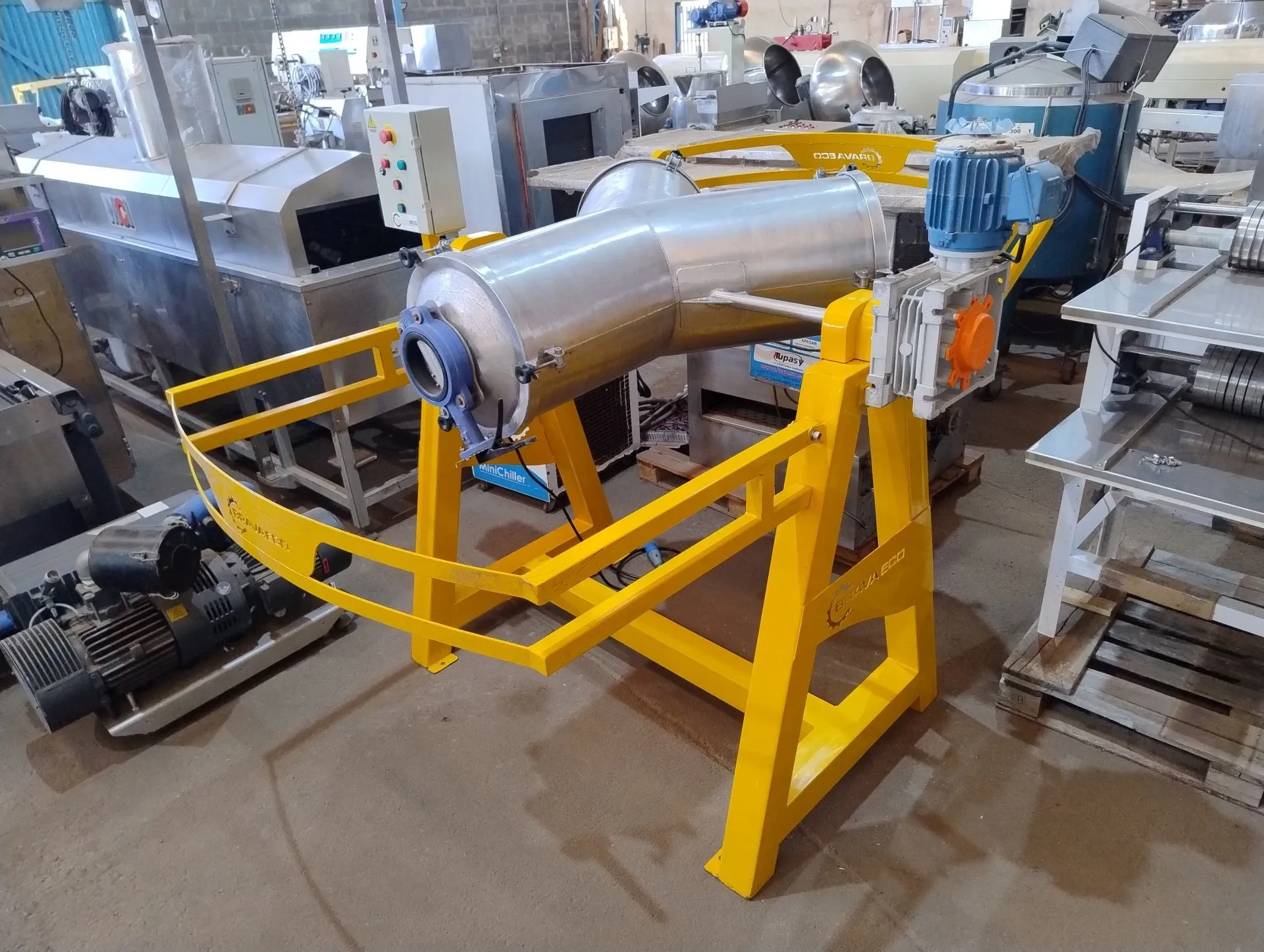 misturador-em-y-capacidade-200-litros-marca-bravaeco