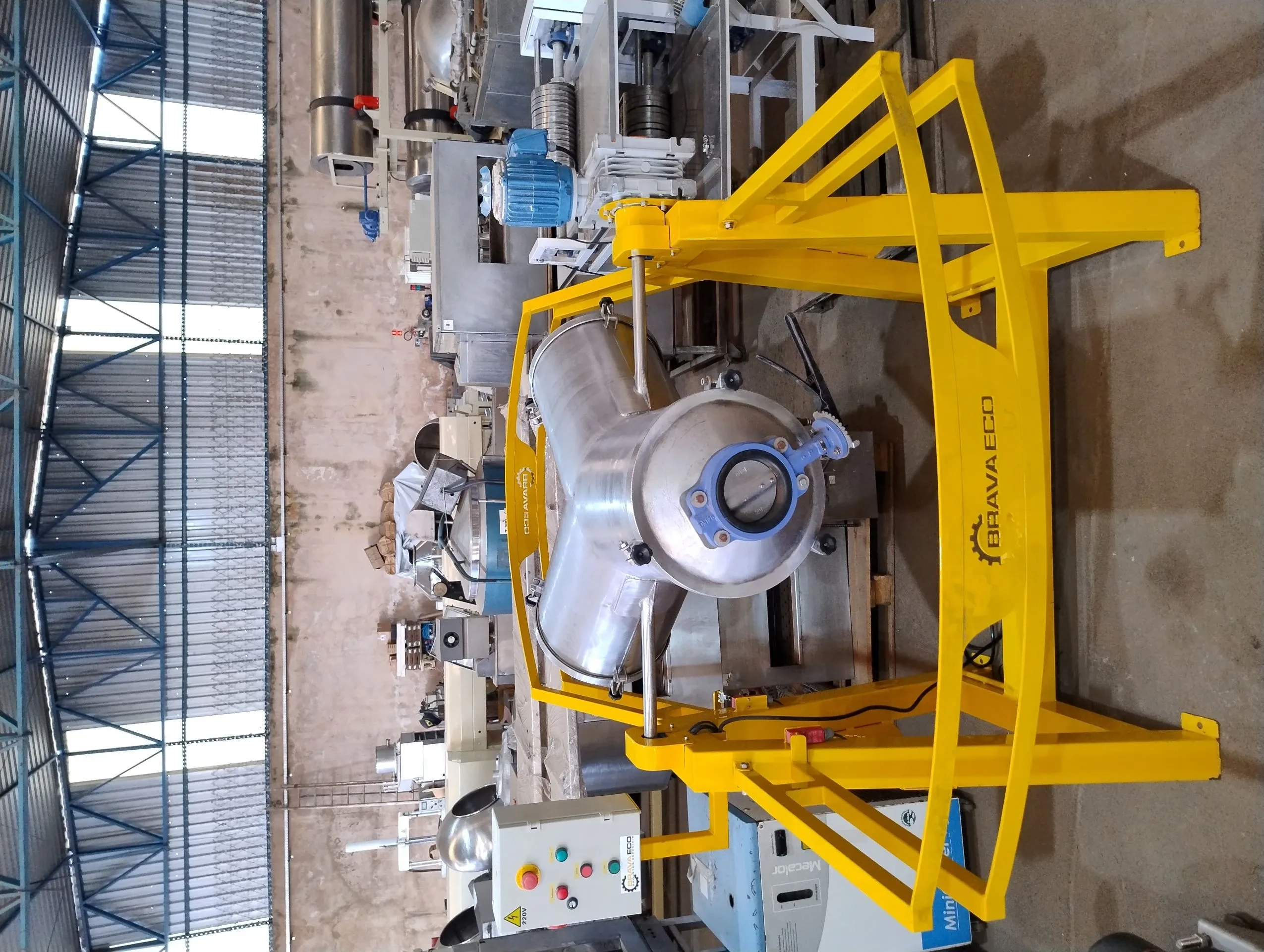 misturador-em-y-capacidade-200-litros-marca-bravaeco