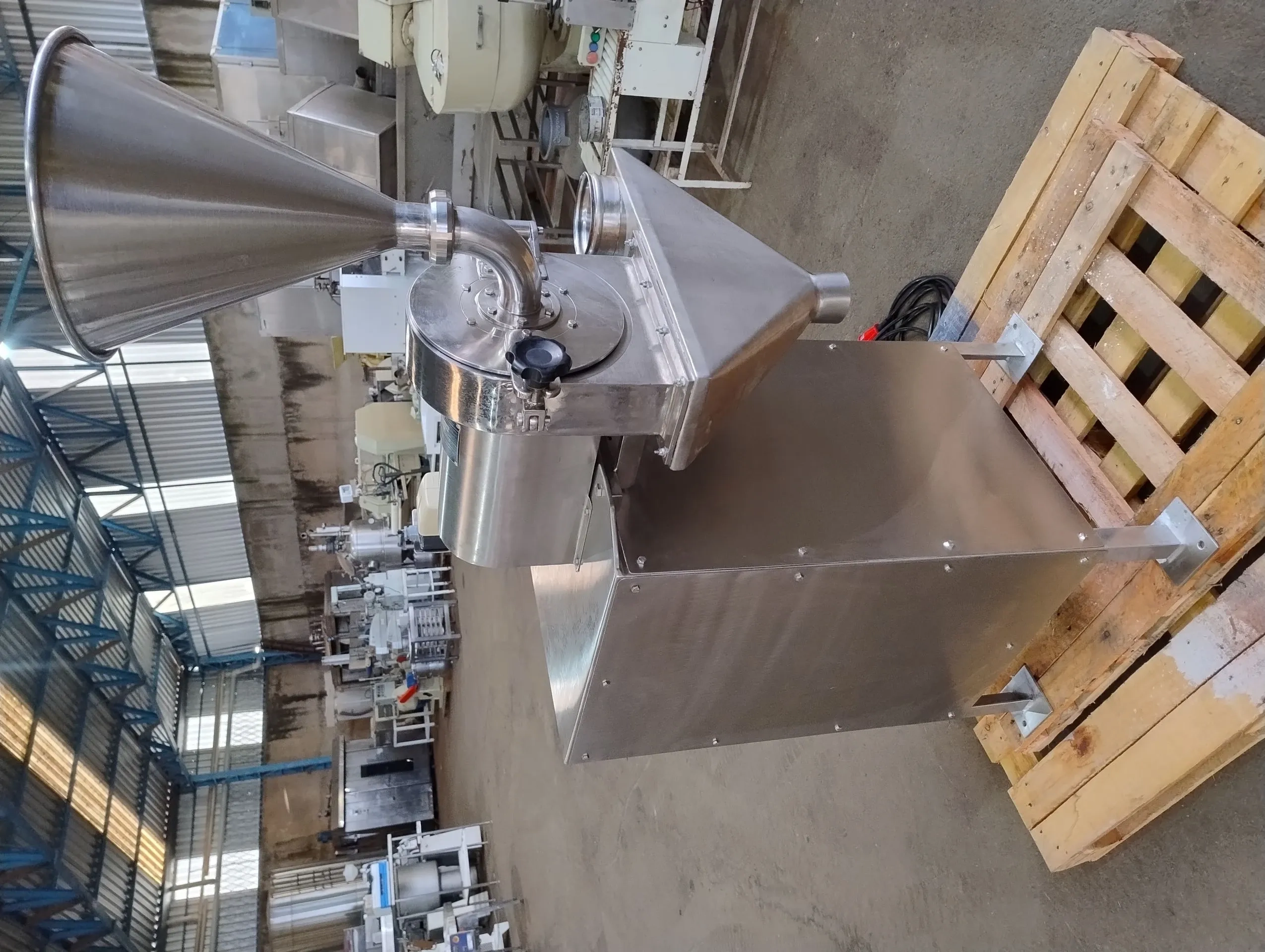 moinho-univer-inox-capacid-100-a-200-kg-h