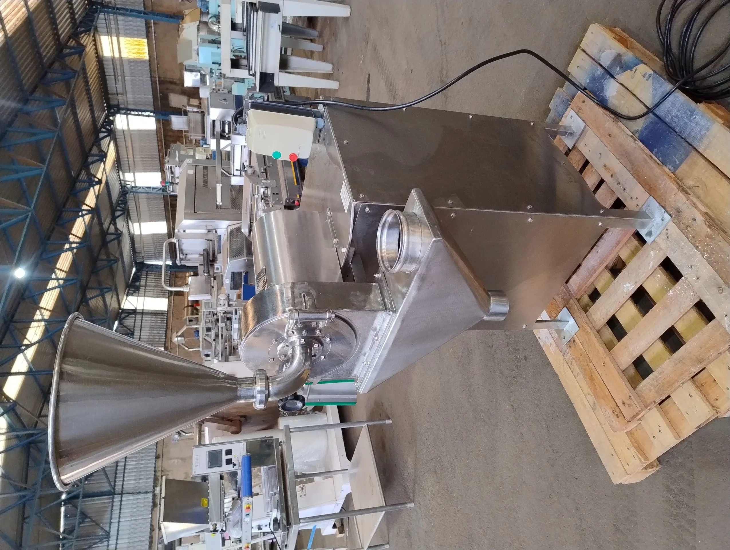 moinho-univer-inox-capacid-100-a-200-kg-h