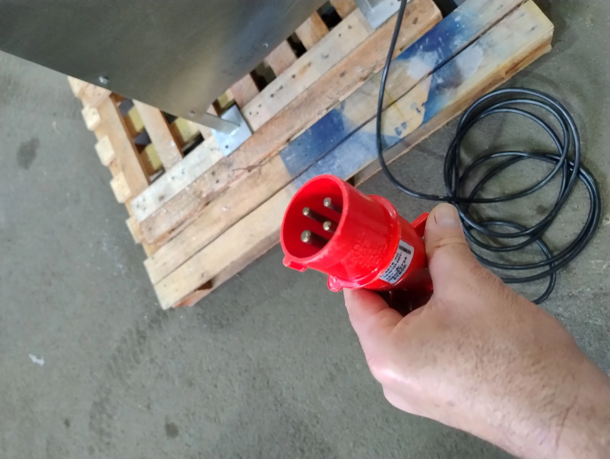 moinho-univer-inox-capacid-100-a-200-kg-h