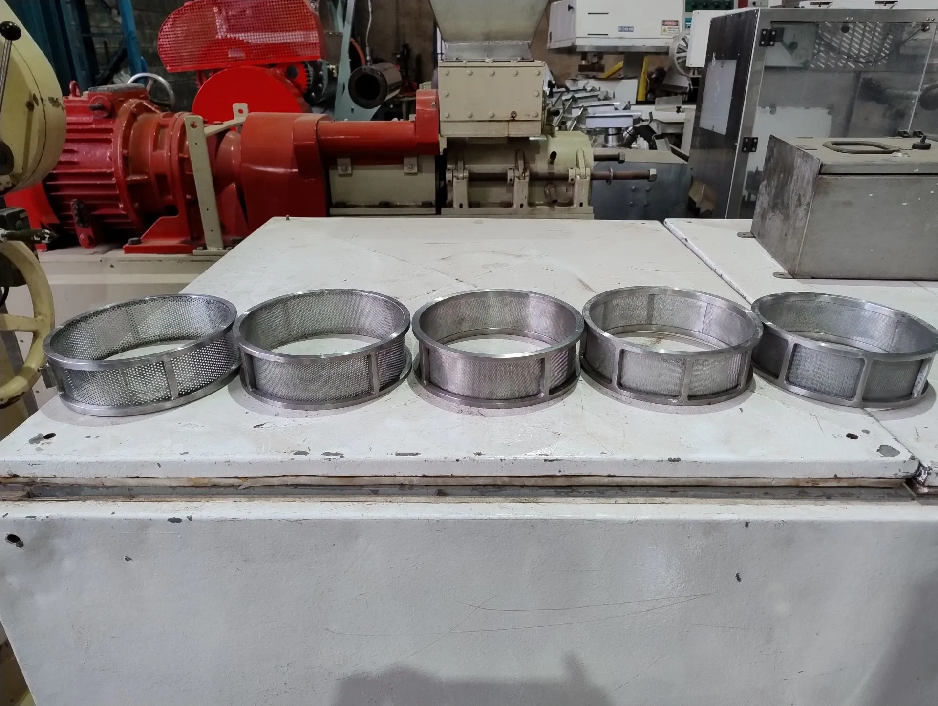 moinho-univer-inox-capacid-100-a-200-kg-h