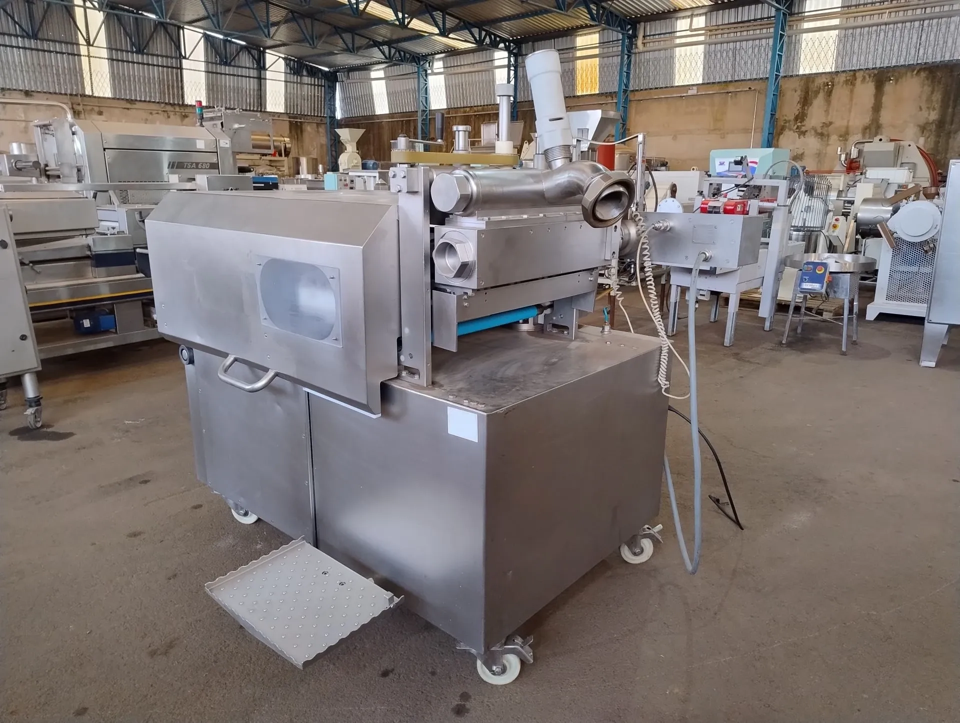 formador-sistema-de-formcao-de-hamburguer-almondegas-e-outros-marca-handtmann