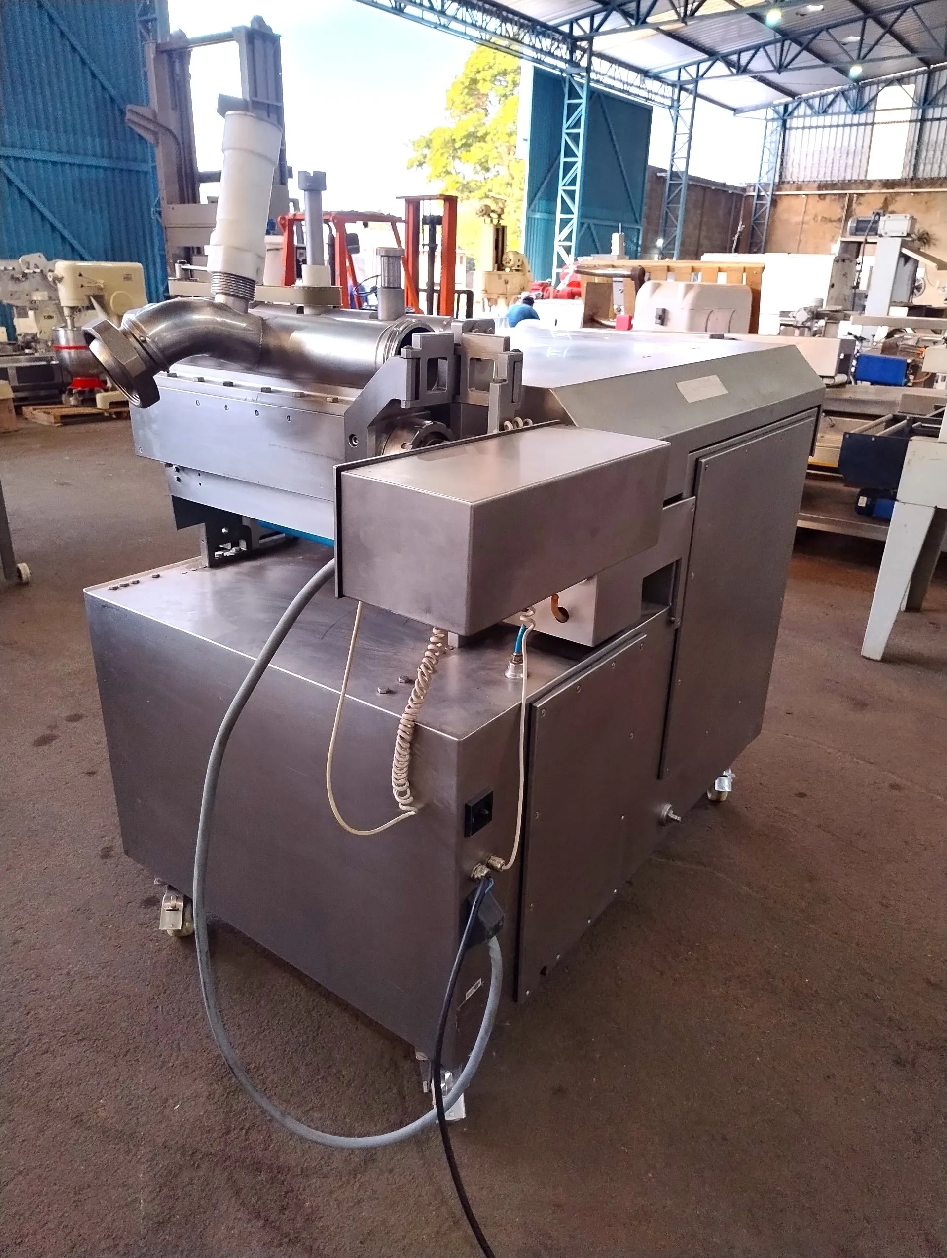 formador-sistema-de-formcao-de-hamburguer-almondegas-e-outros-marca-handtmann