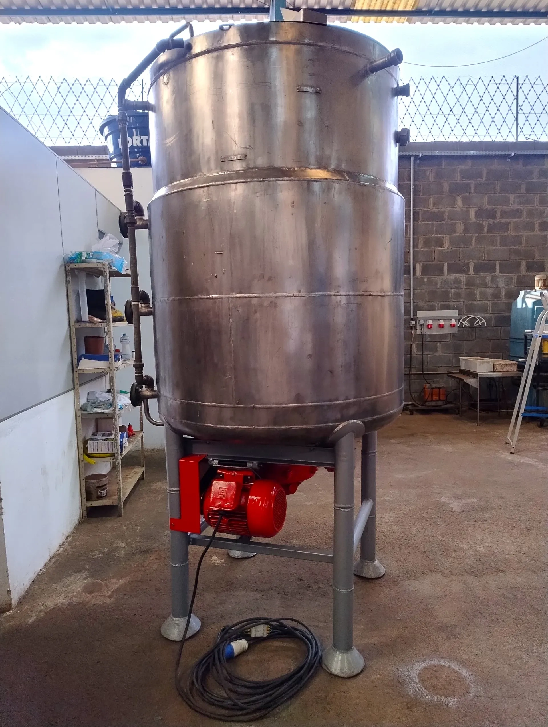 cozinhador-a-vapor-capacidade-1800-litros