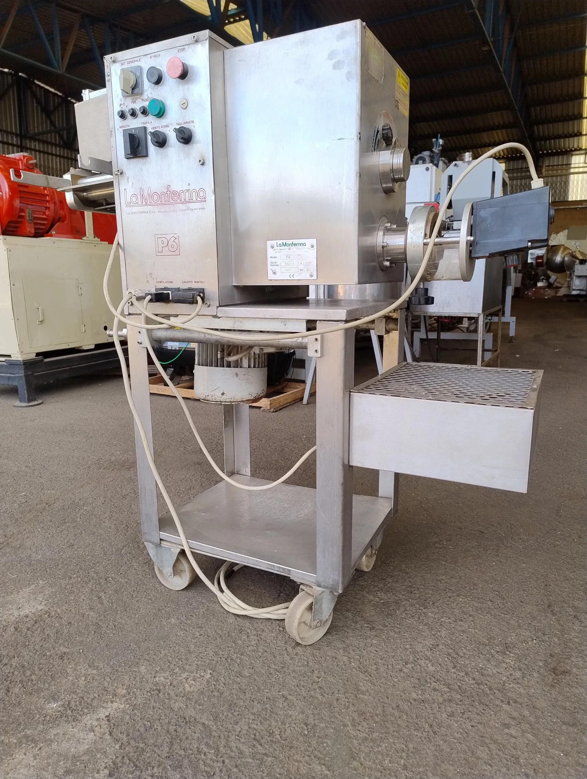 extrusora-de-massas-marca-la-monferrina-capacidade-de-ate-18-kg-h