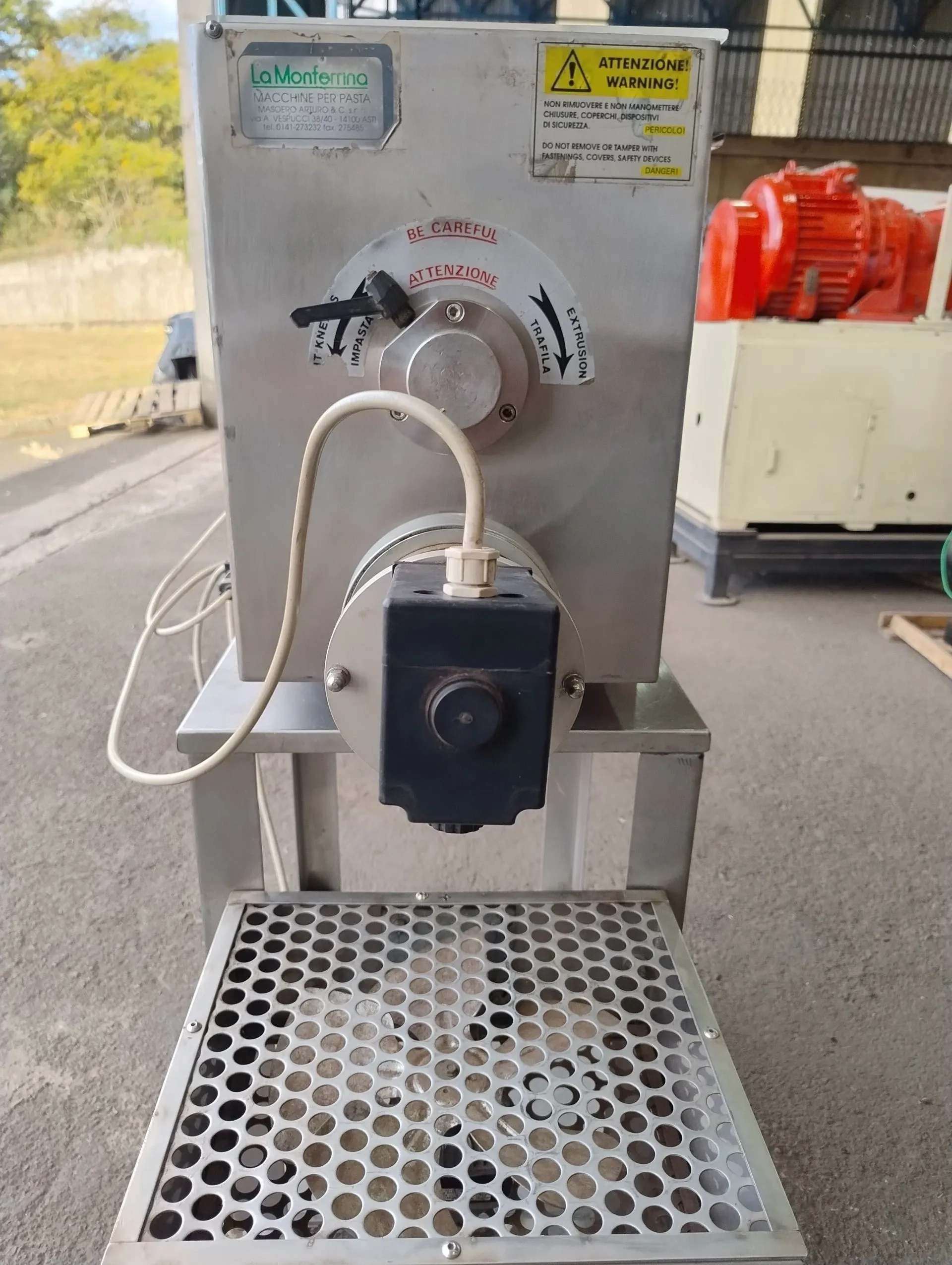 extrusora-de-massas-marca-la-monferrina-capacidade-de-ate-18-kg-h